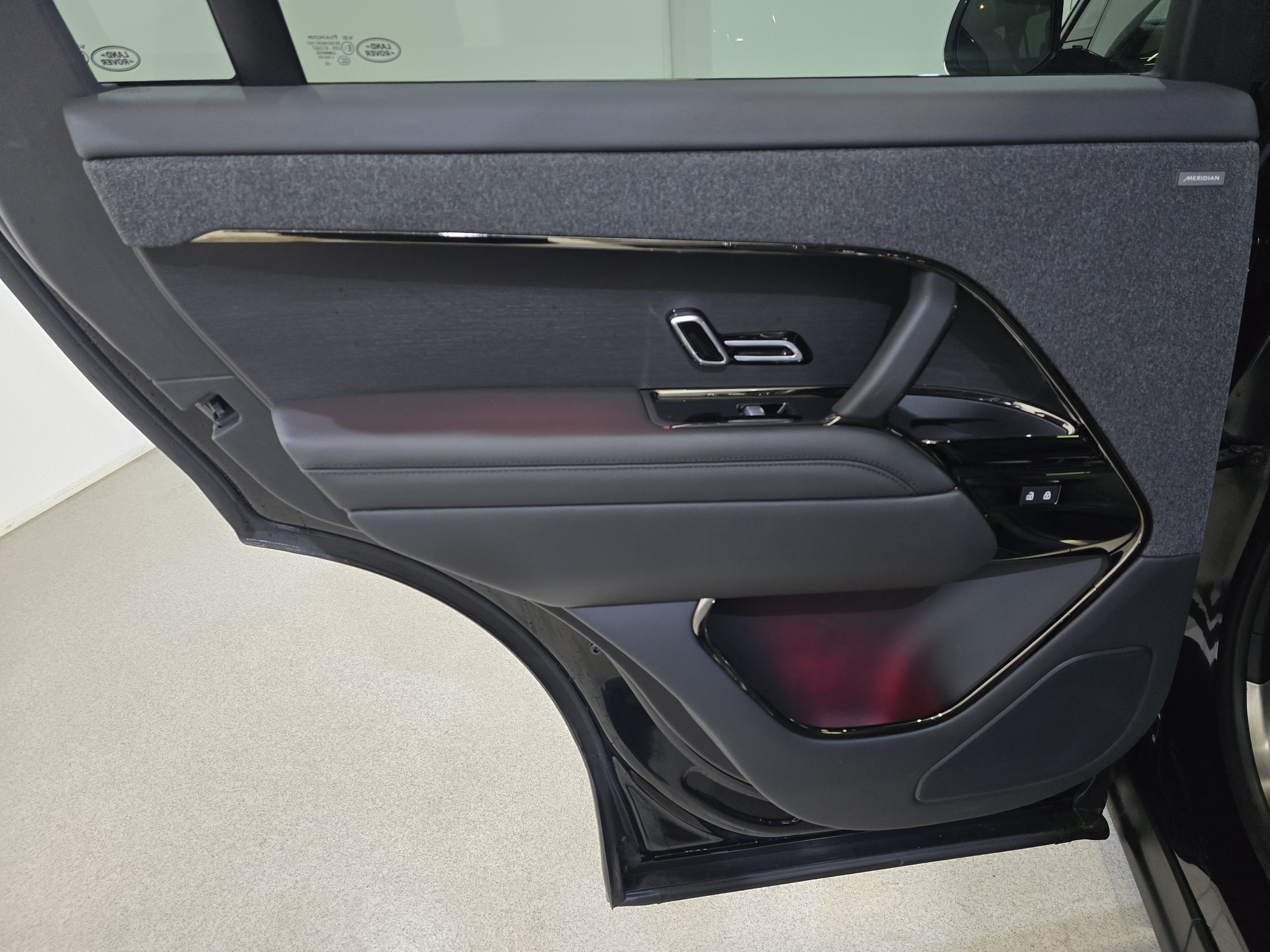 Land Rover Range Rover Sport 3.0 P510e Hybrid First Edition 24