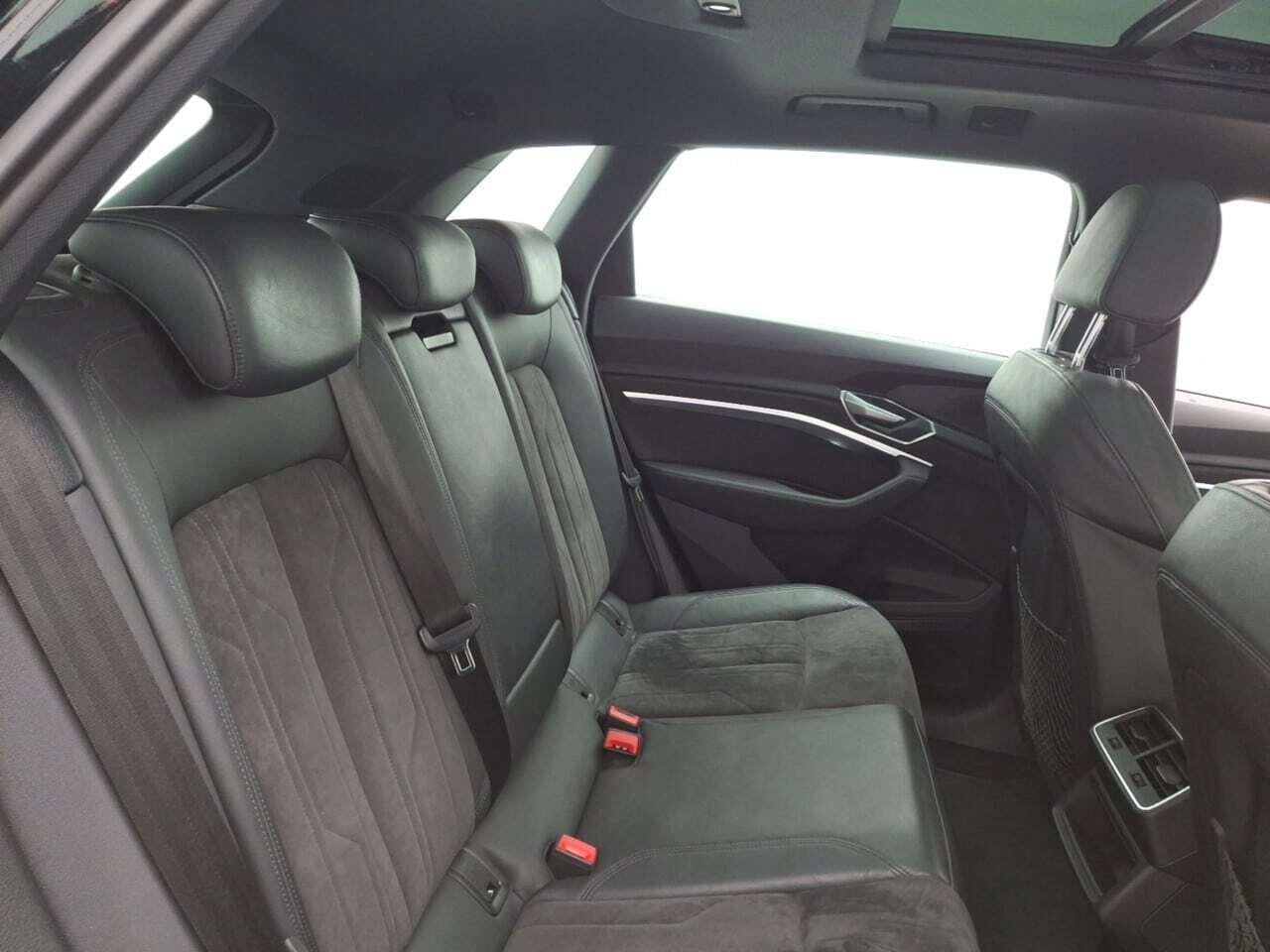 Audi E-tron 50 Quattro 18