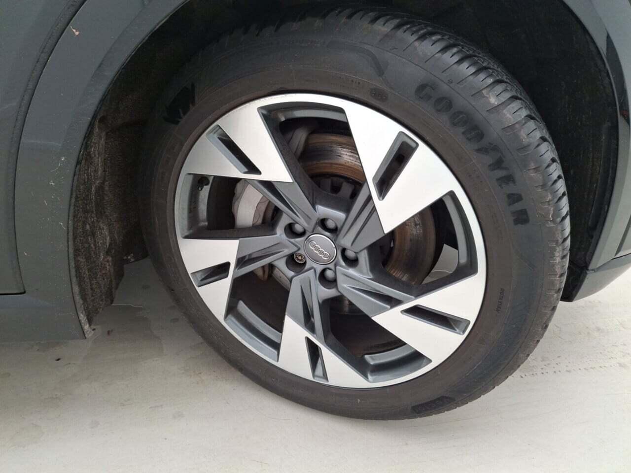 Audi E-tron 50 Quattro 21