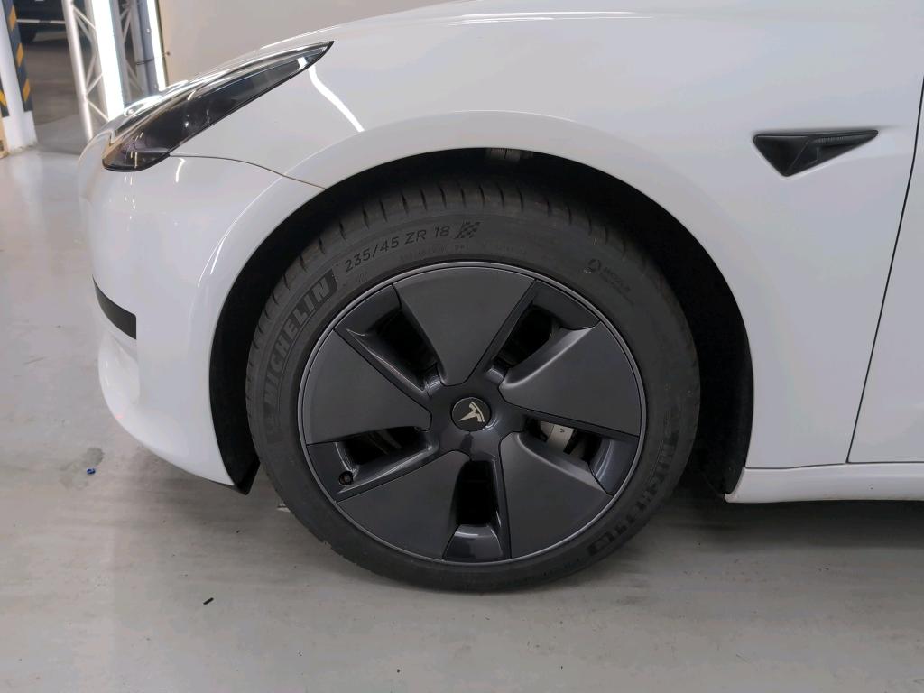 Tesla Model 3 BEV Standard RWD Plus 21