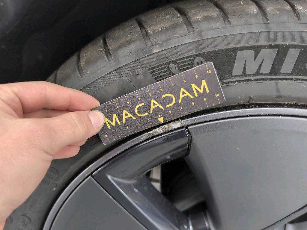 Tesla Model 3 BEV Standard RWD Plus 33