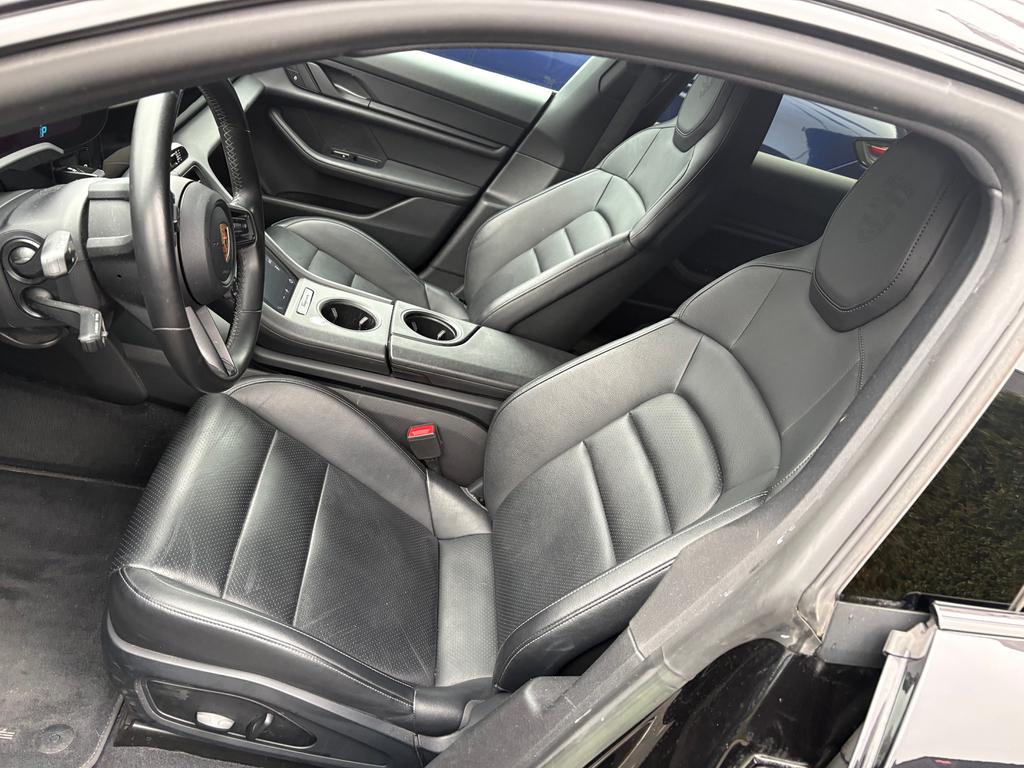 Porsche Taycan 6