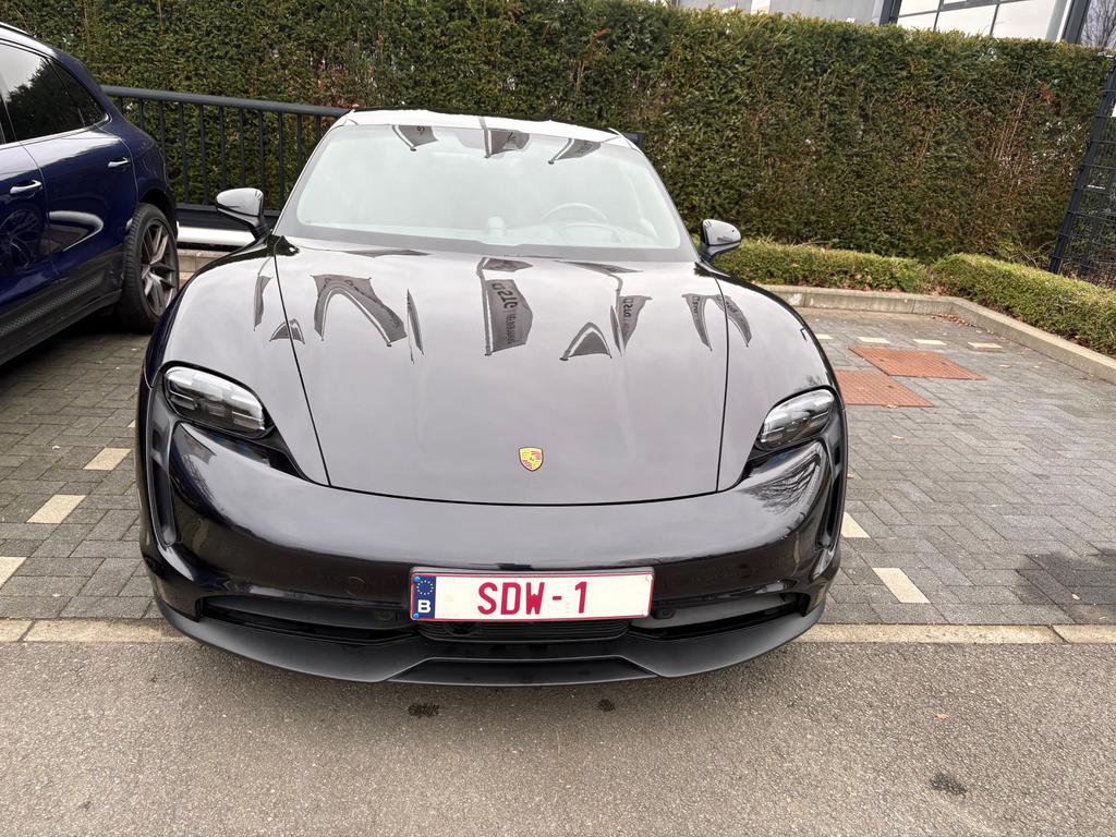 Porsche Taycan 2