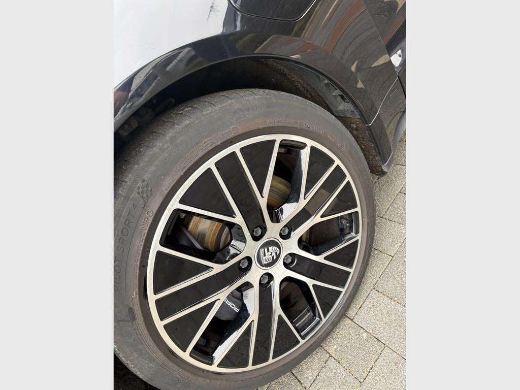 Porsche Taycan 14
