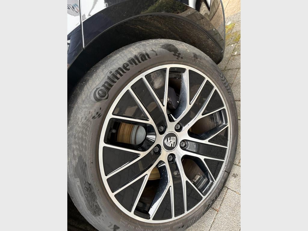 Porsche Taycan 15