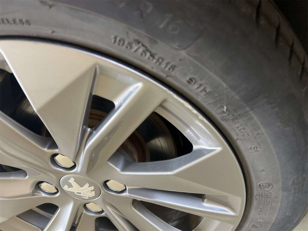 Peugeot 208 E-208 Allure Pack Connect 11