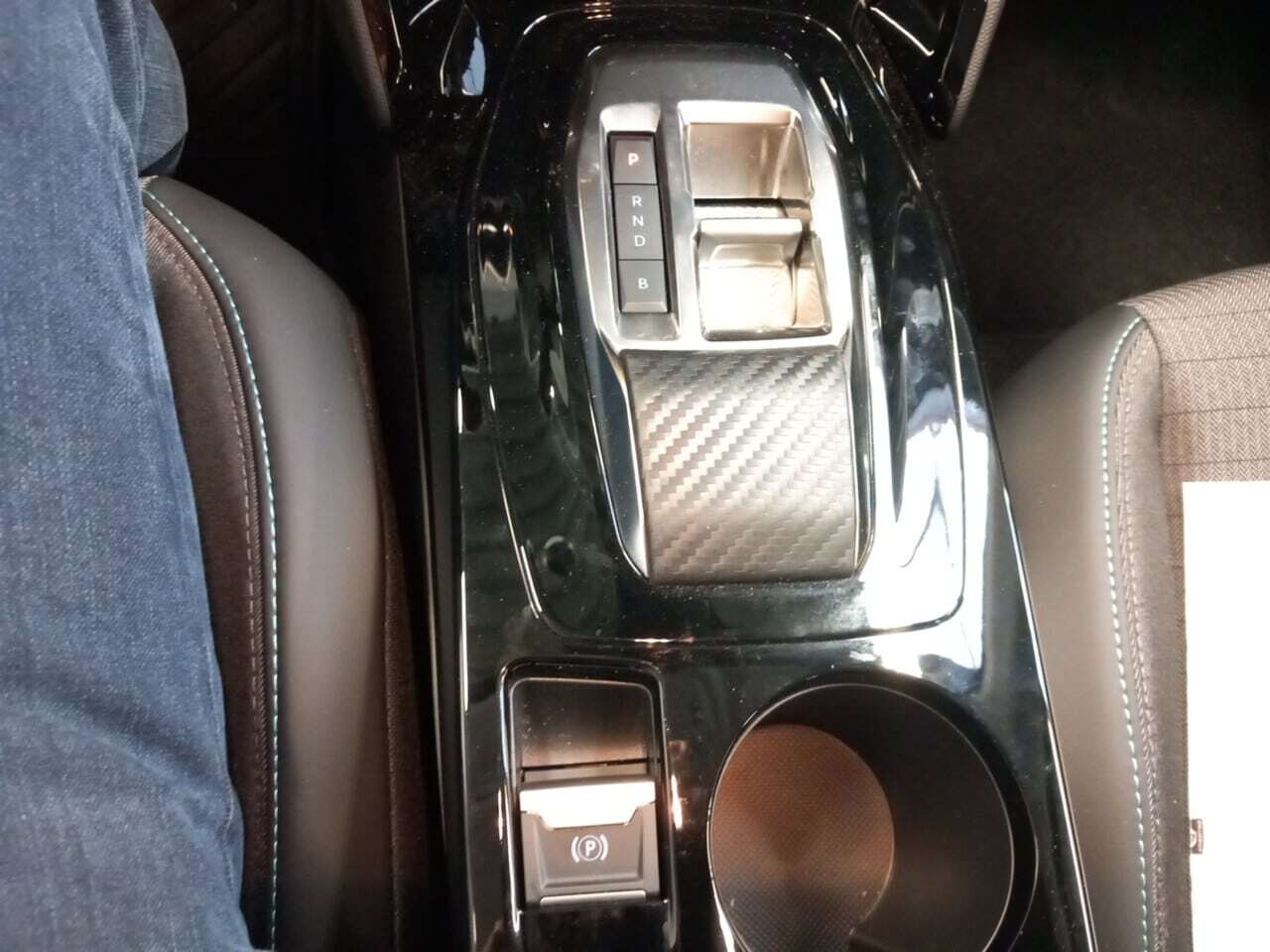 Peugeot 208 E-208 Allure Pack Connect 20