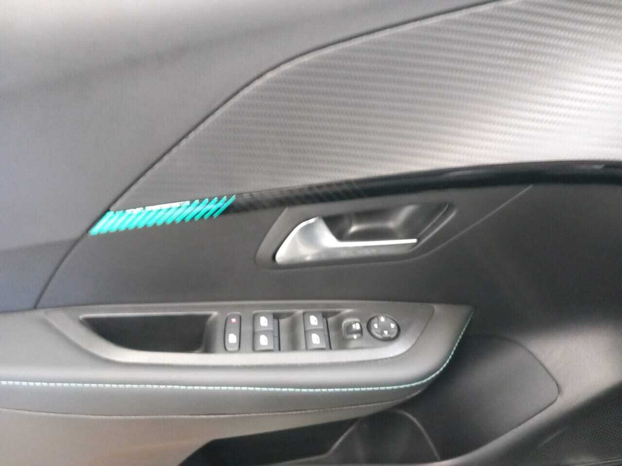 Peugeot 208 E-208 Allure Pack Connect 21