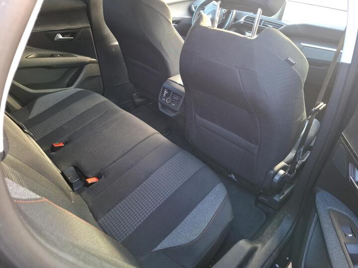 Peugeot 3008 7