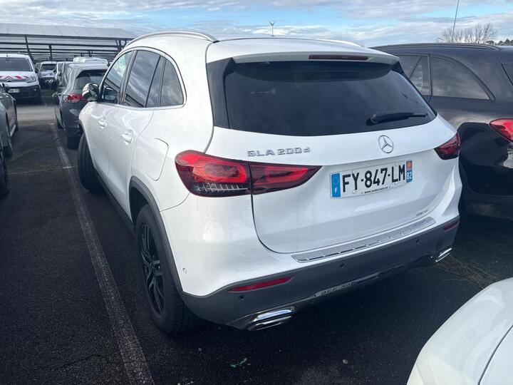 Mercedes GLA 200 2