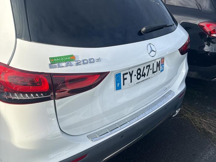 Mercedes GLA 200 25