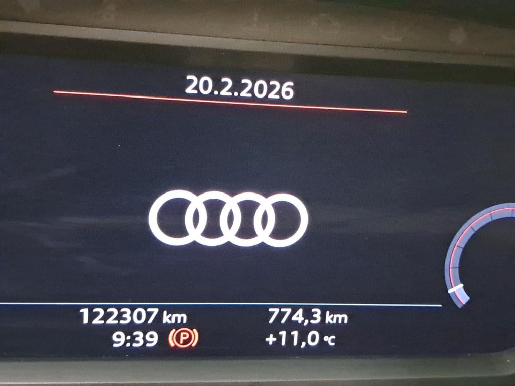 Audi Q3 4