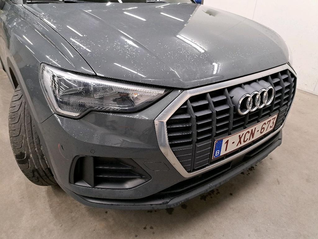 Audi Q3 15