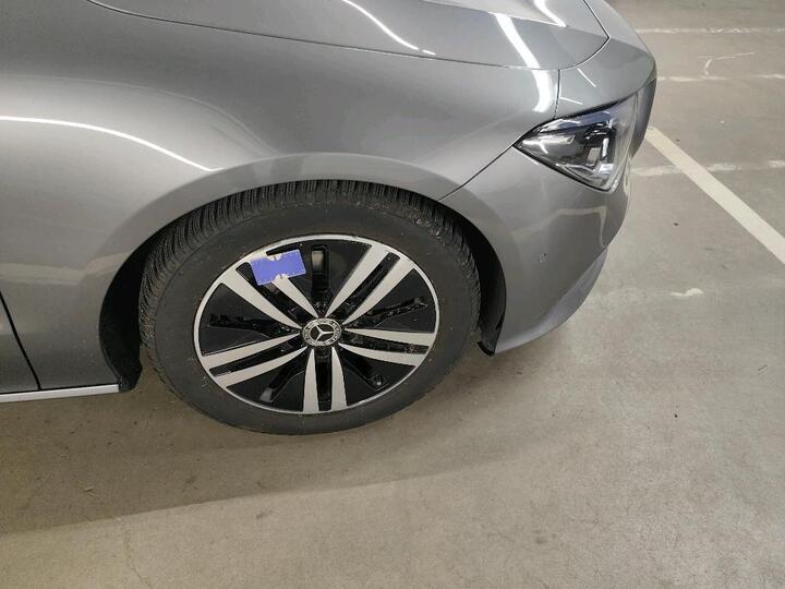 Mercedes CLA 200 Shooting Brake 36