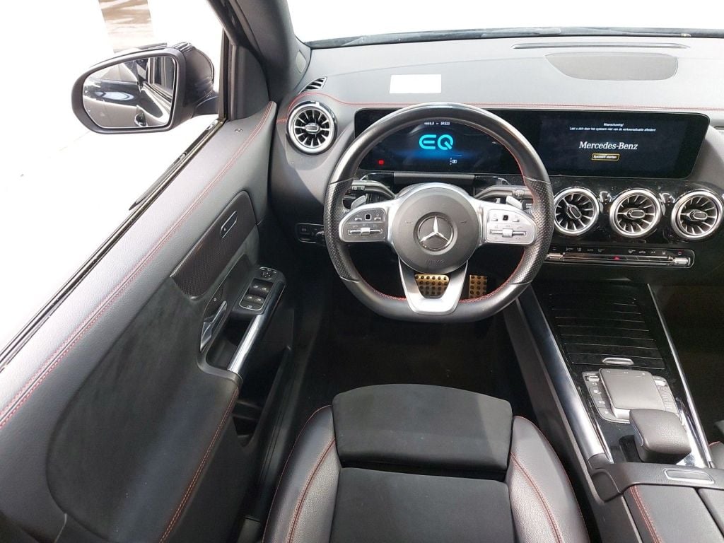 Mercedes EQA 250 9
