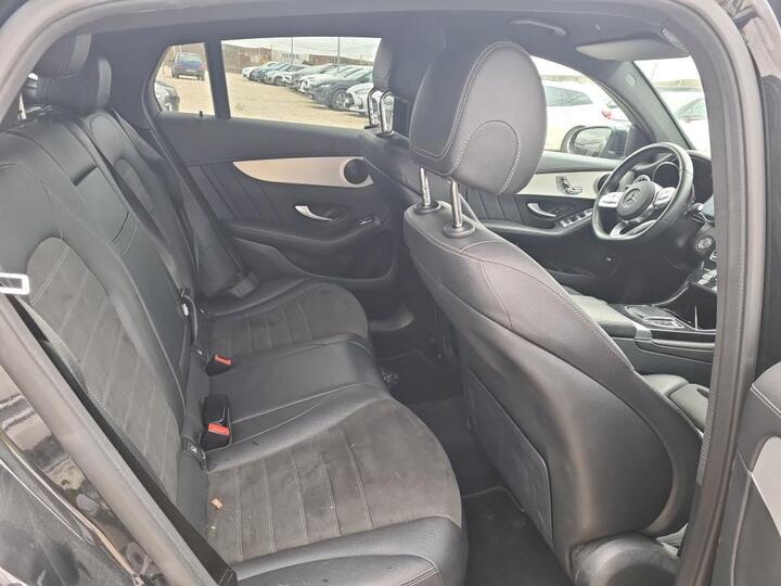 Mercedes-Benz GLC 300de Coupe Plug-In Hybrid AMG 4Matic 9