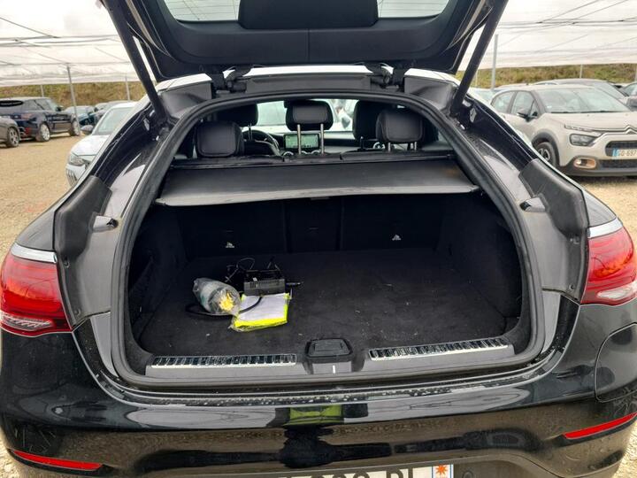 Mercedes-Benz GLC 300de Coupe Plug-In Hybrid AMG 4Matic 10