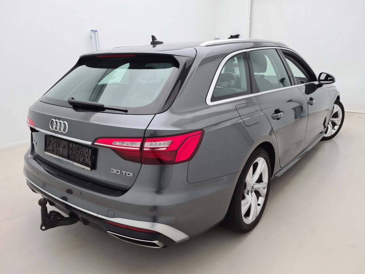 Audi A4 Avant 2.0 30 TDI S-Line 3