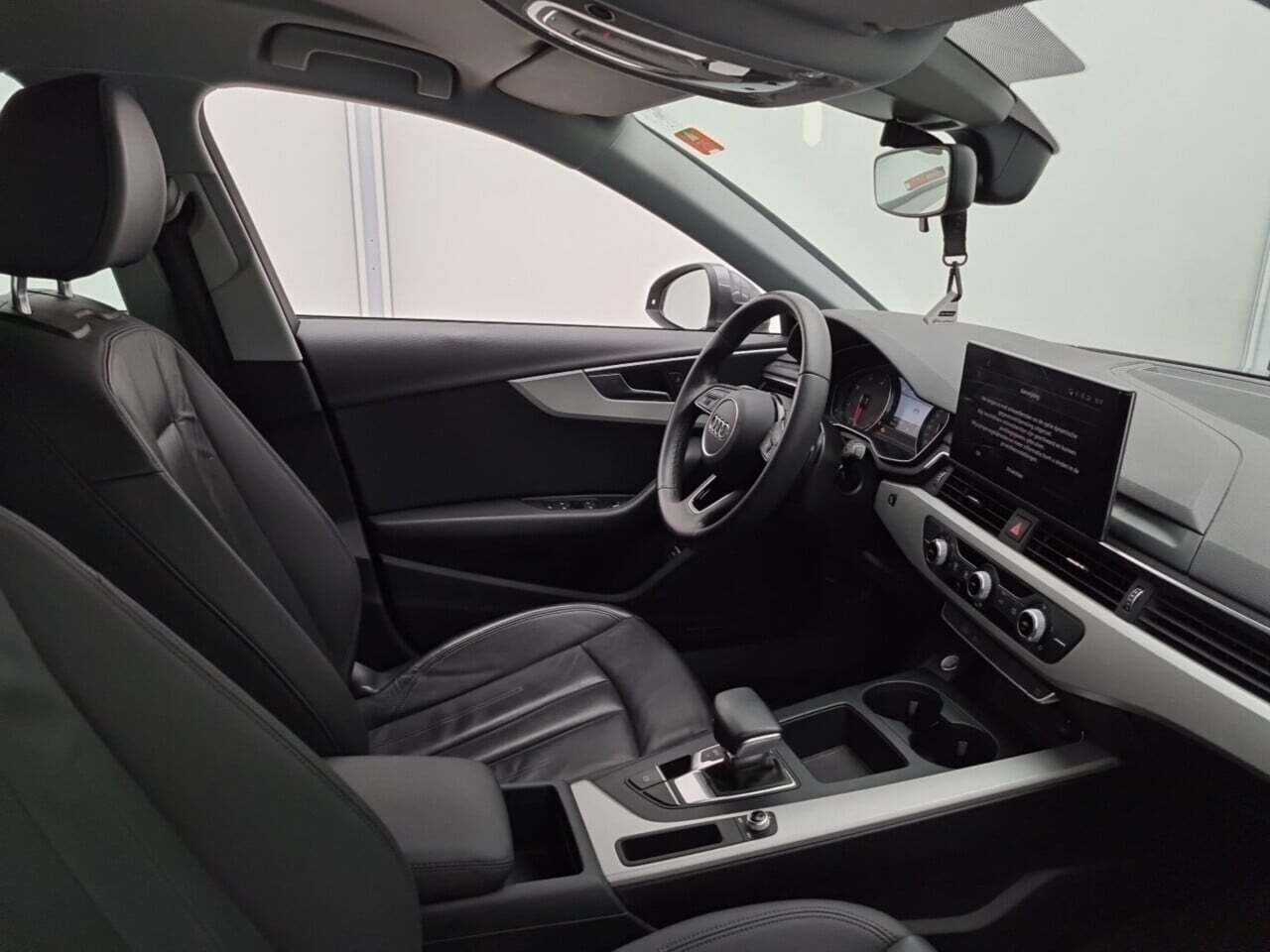 Audi A4 Avant 2.0 30 TDI S-Line 8