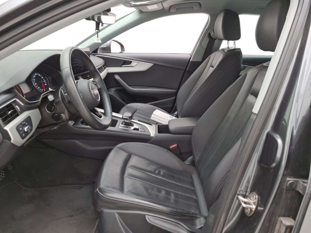 Audi A4 Avant 2.0 30 TDI S-Line 5