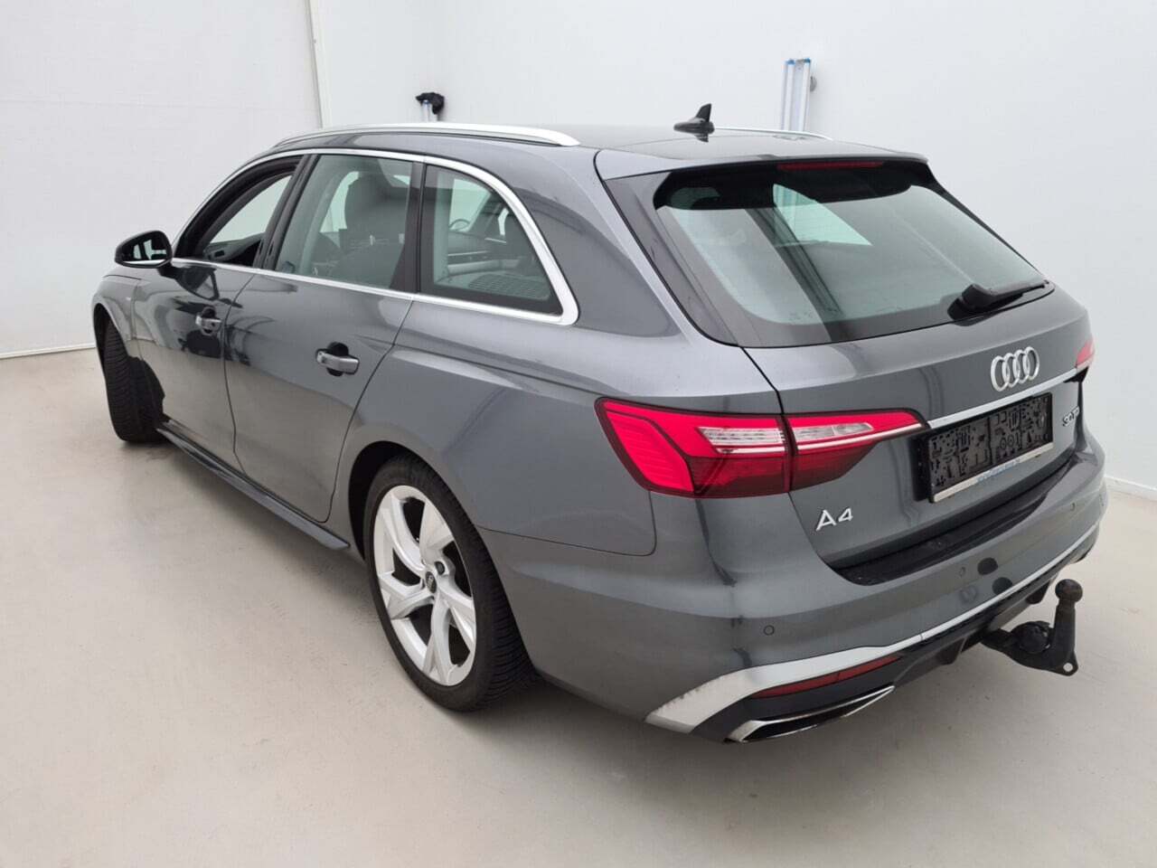 Audi A4 Avant 2.0 30 TDI S-Line 4