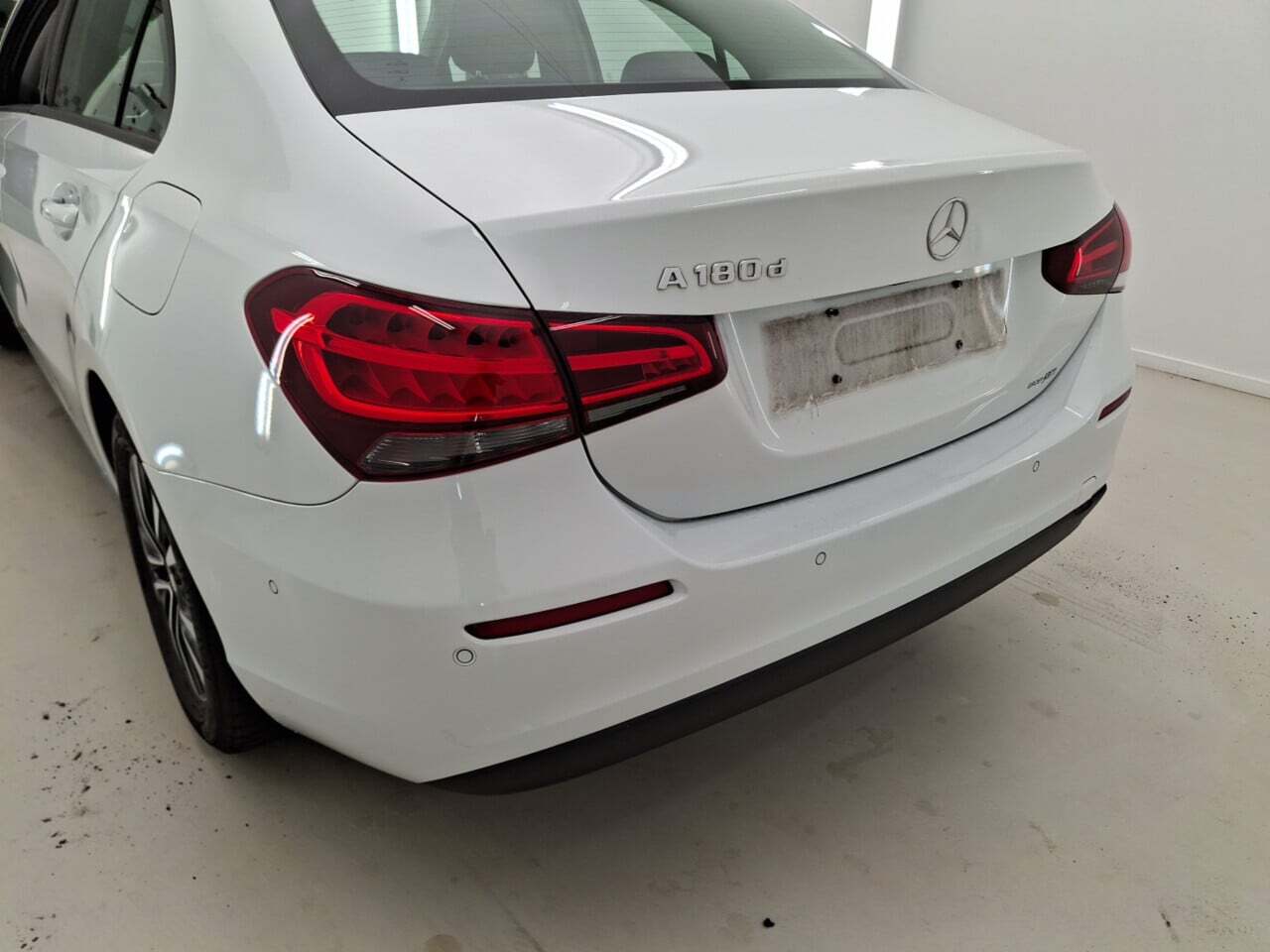 Mercedes-Benz A 180d Limousine 16