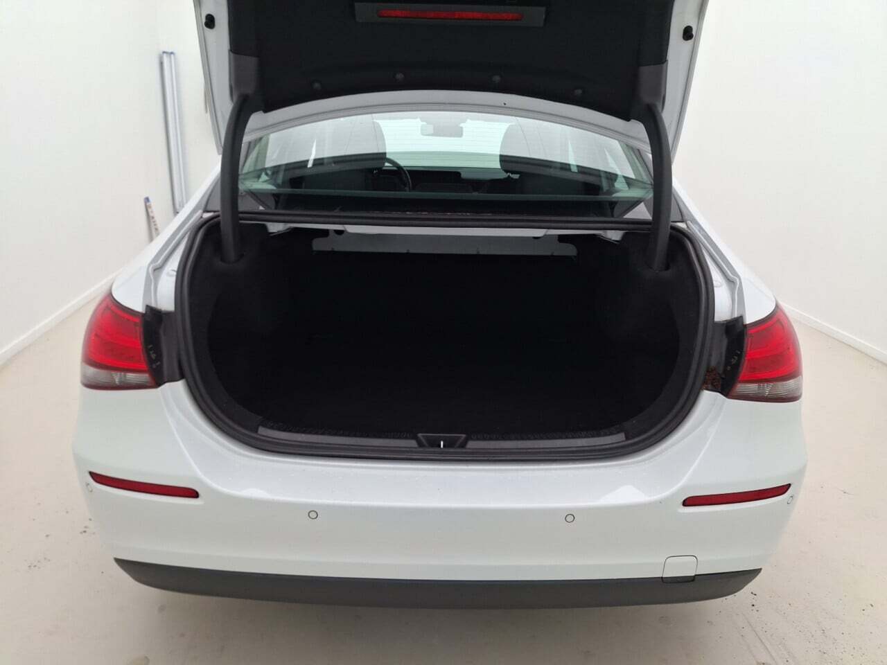Mercedes-Benz A 180d Limousine 10
