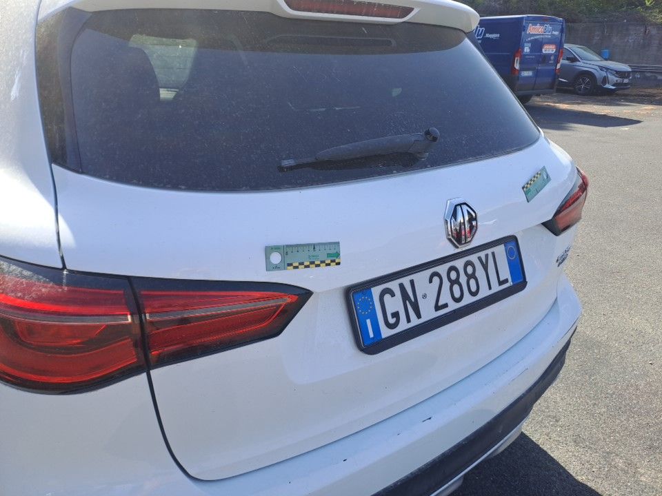 MG EHS 1.5 Plug-In Hybrid Luxury 34