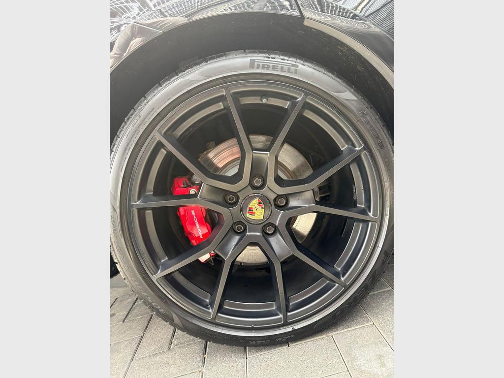 Porsche Taycan GTS 21