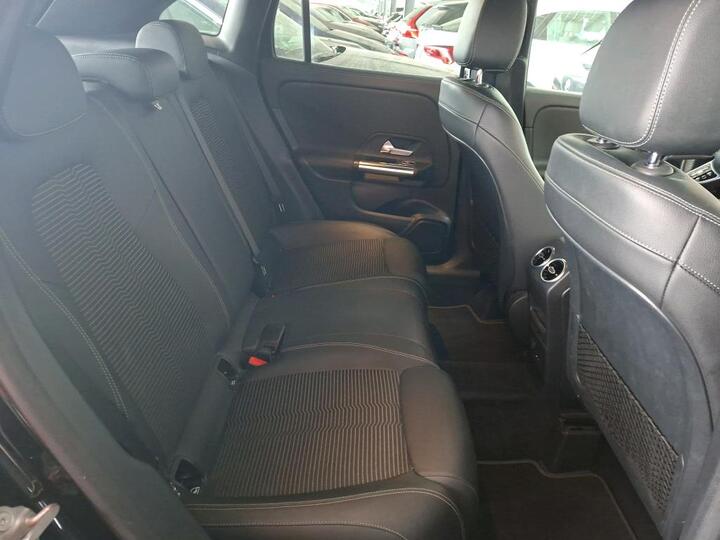 Mercedes GLA 200d 10