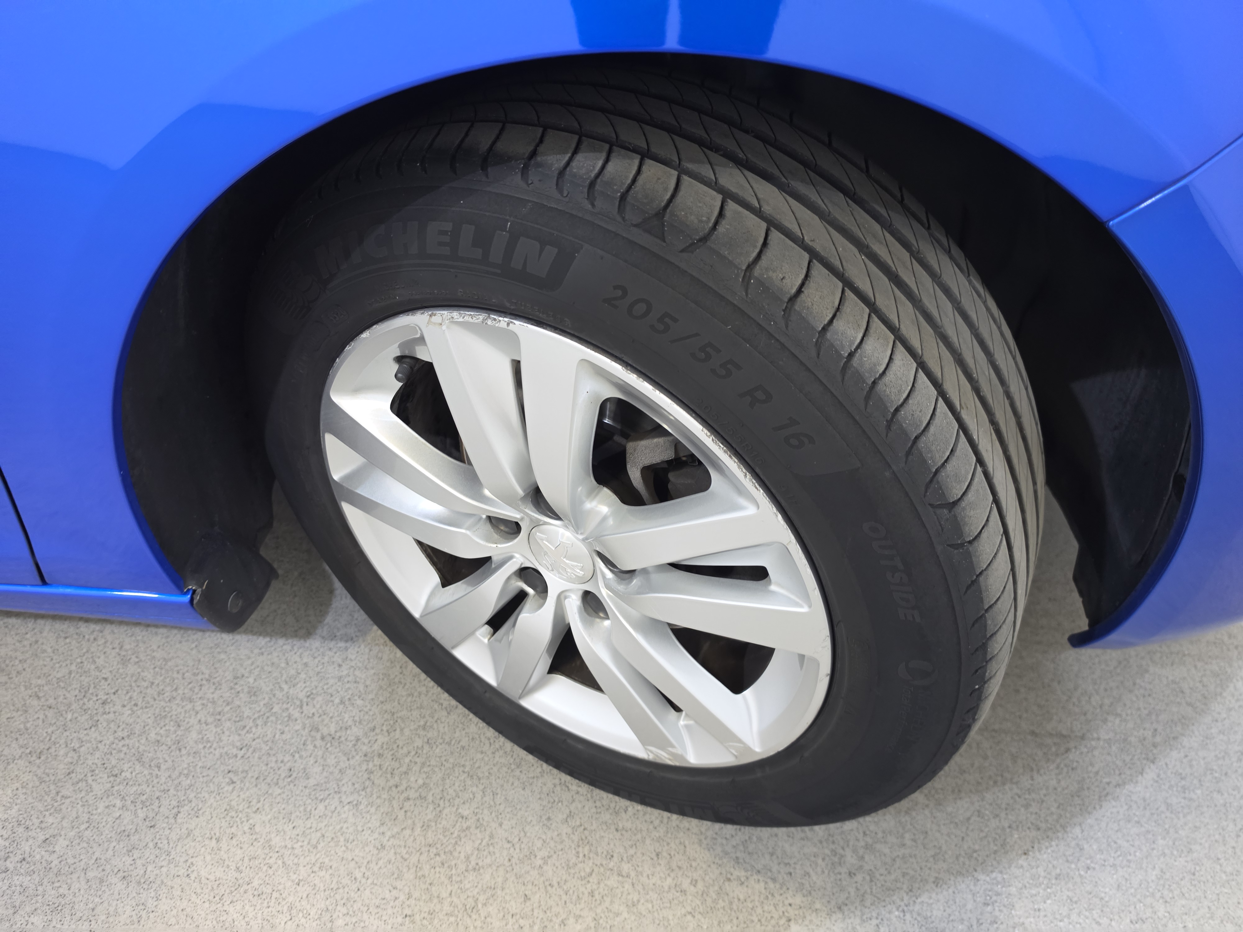 Peugeot 308 1.5 BlueHDi I-Cockpit Navi Klima PDC 38