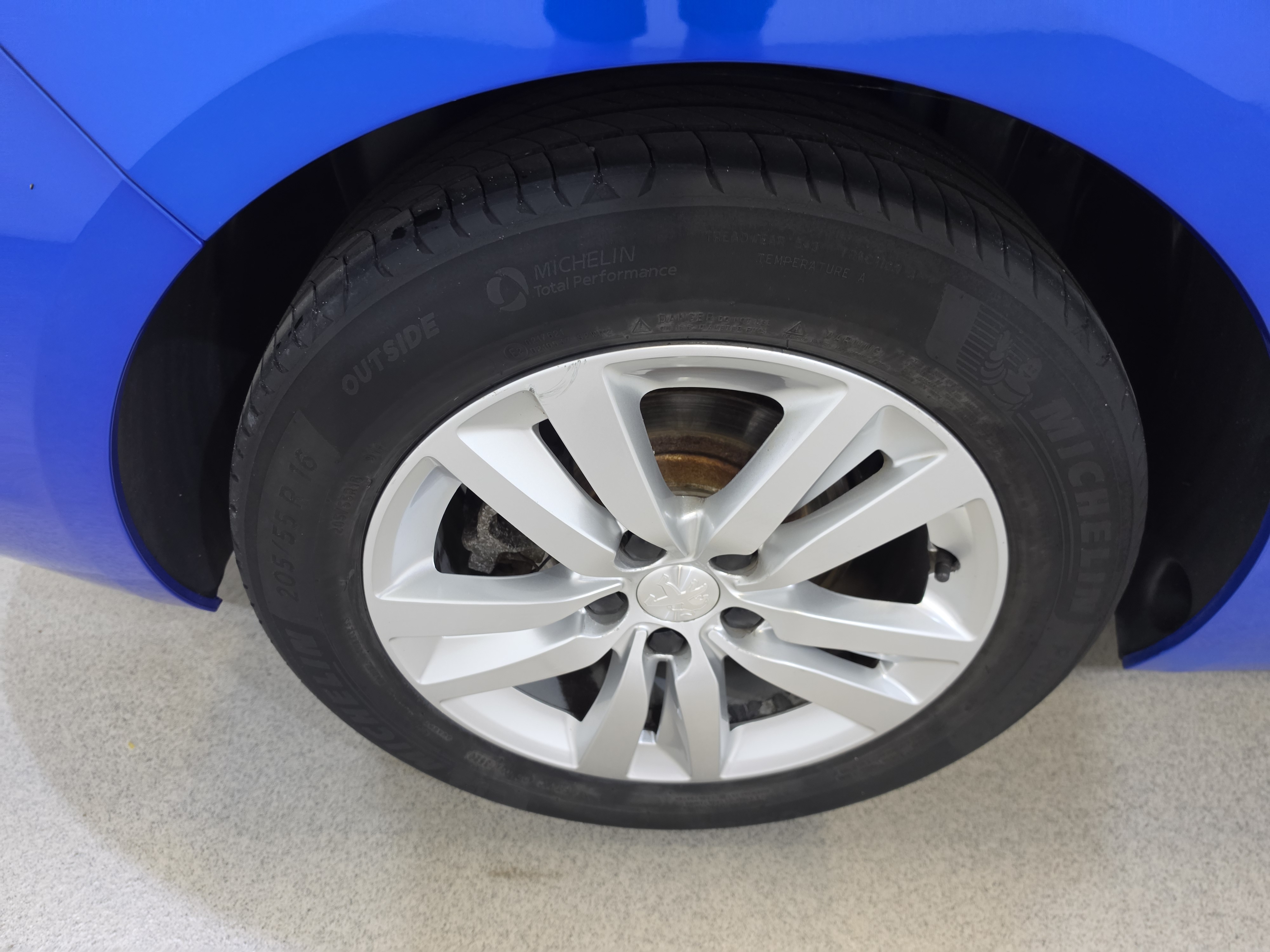 Peugeot 308 1.5 BlueHDi I-Cockpit Navi Klima PDC 37