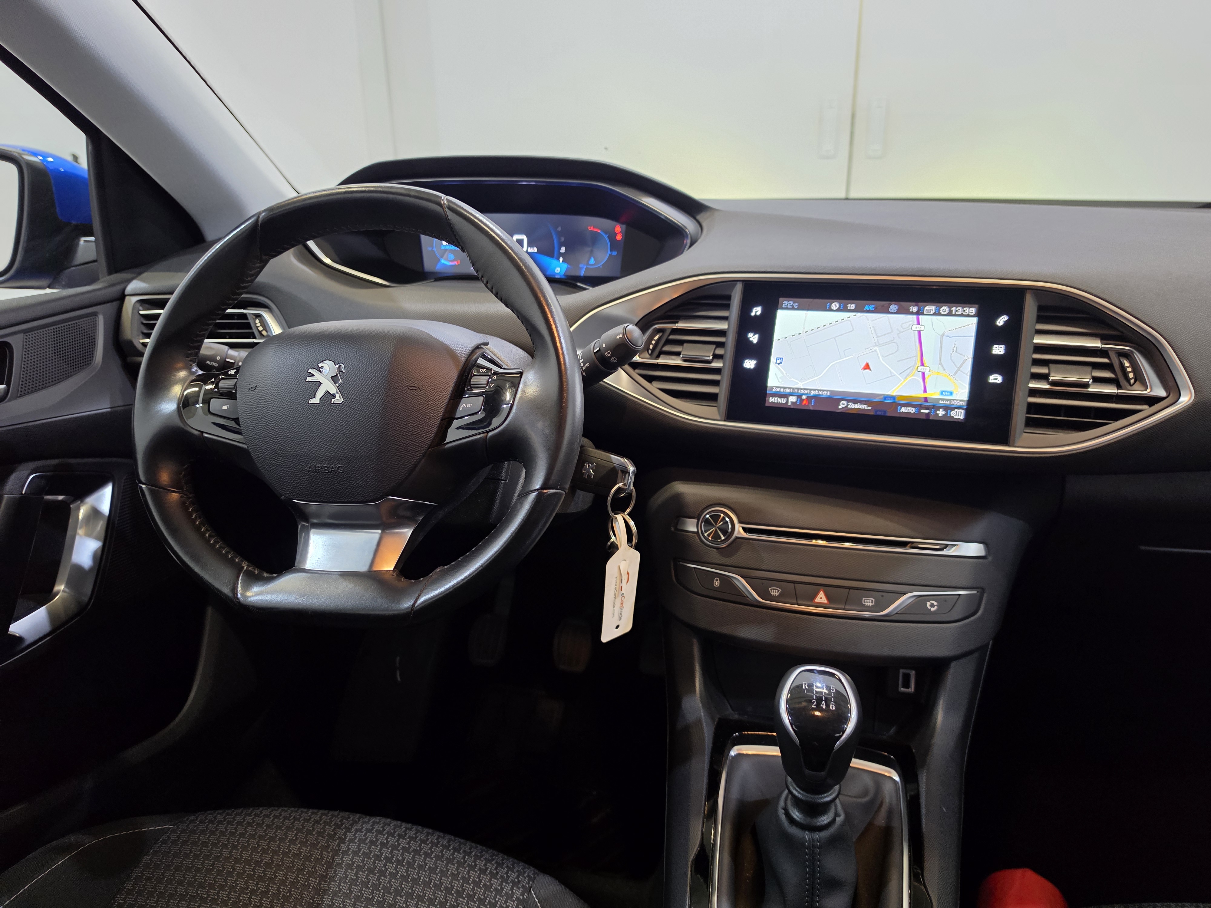 Peugeot 308 1.5 BlueHDi I-Cockpit Navi Klima PDC 9
