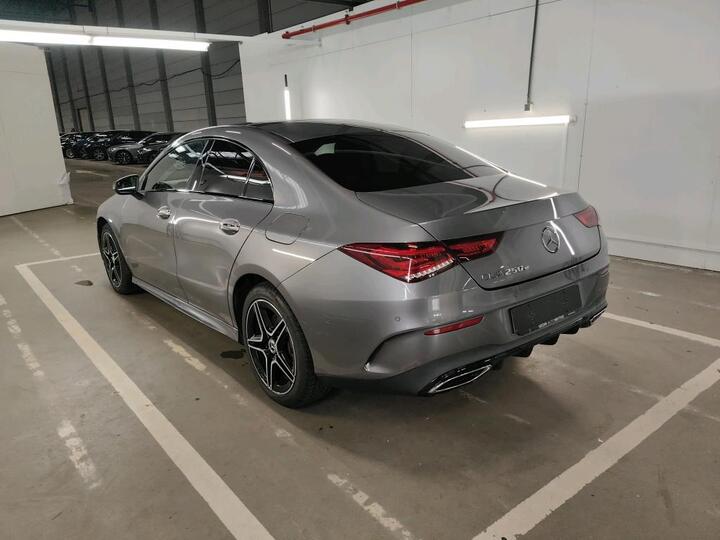 Mercedes CLA 250e Plug-In Hybrid AMG Night 4