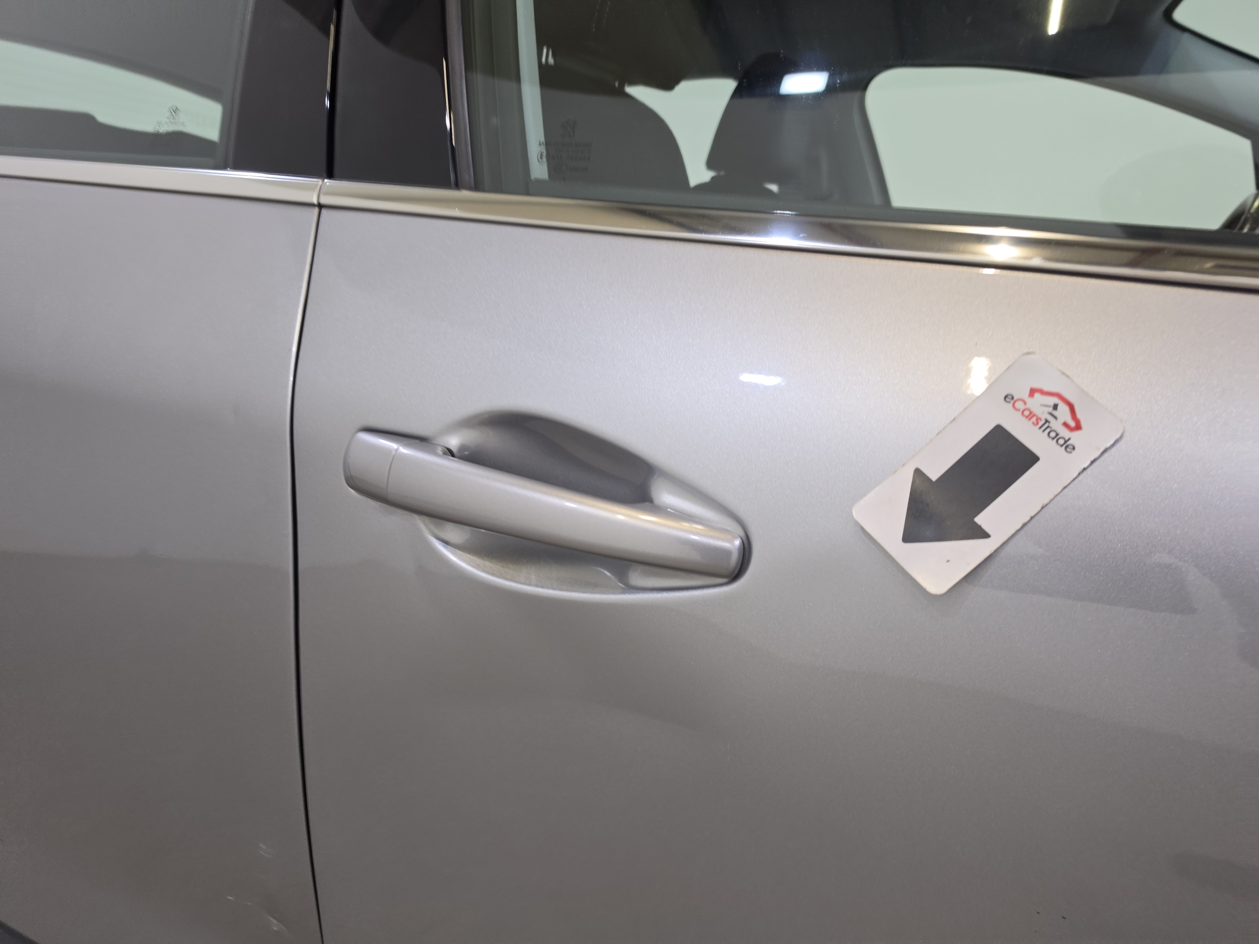 Peugeot 2008 1.2 PureTech Allure 23