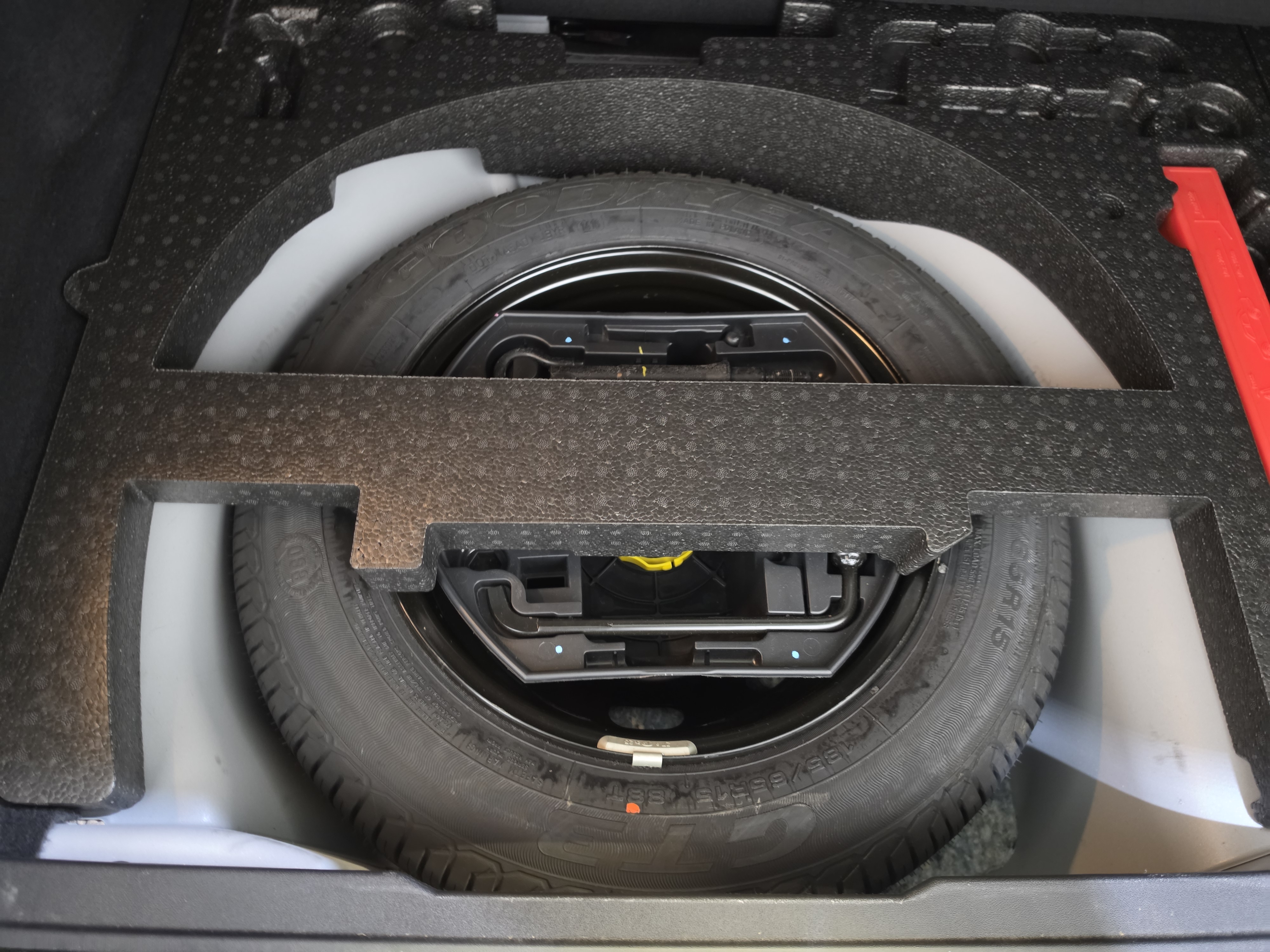 Peugeot 2008 1.2 PureTech Allure 15