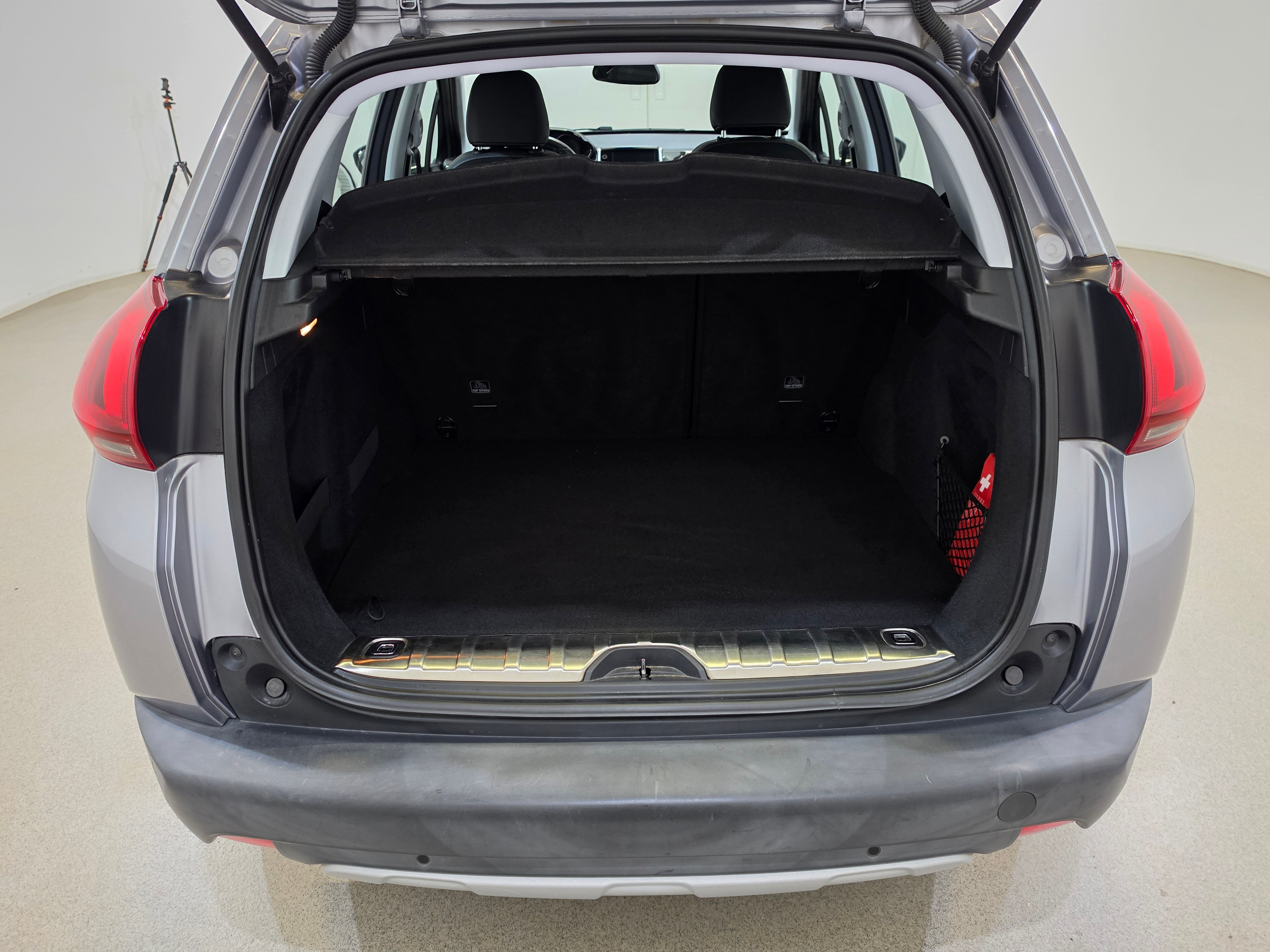 Peugeot 2008 1.2 PureTech Allure 14