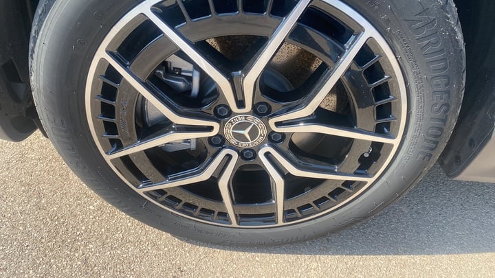 Mercedes-Benz EQB 300 AMG 4MATIC 15