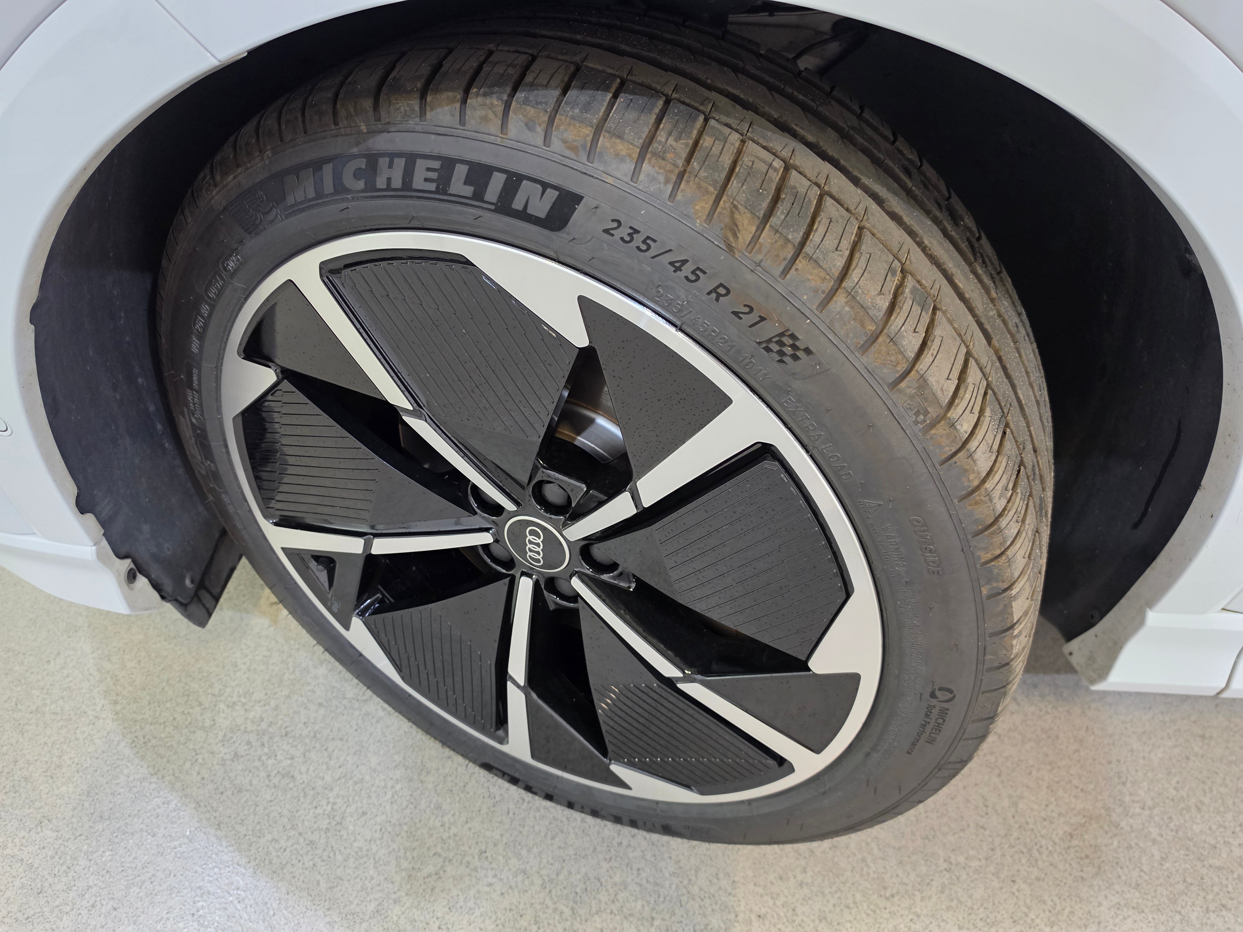 Audi Q4 e-tron 40 S-Line 24