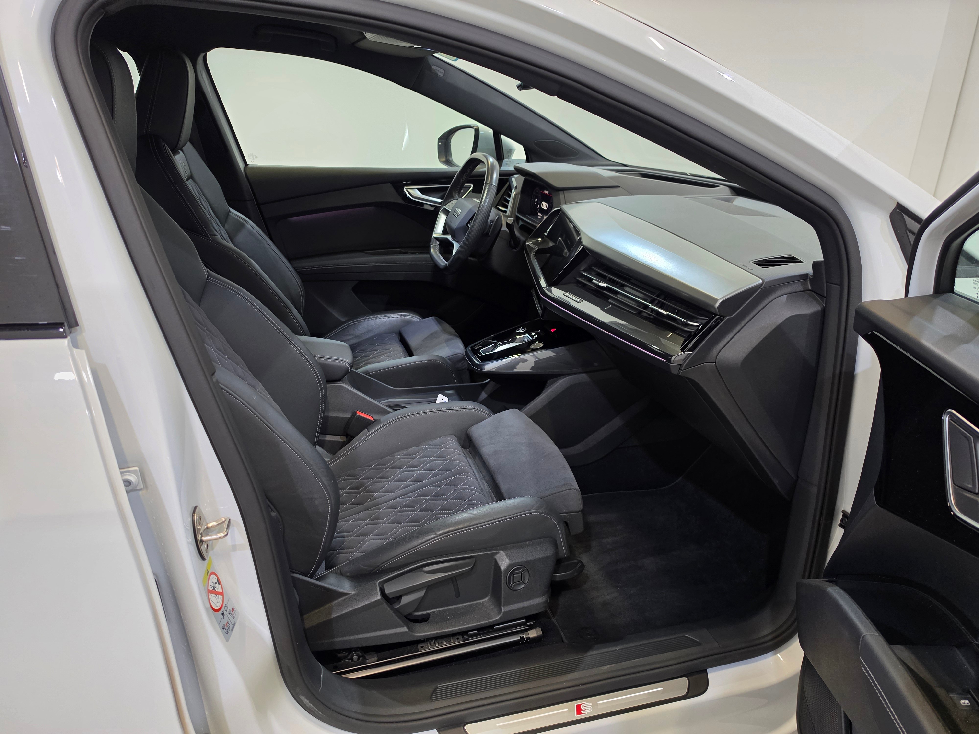 Audi Q4 e-tron 40 S-Line 11