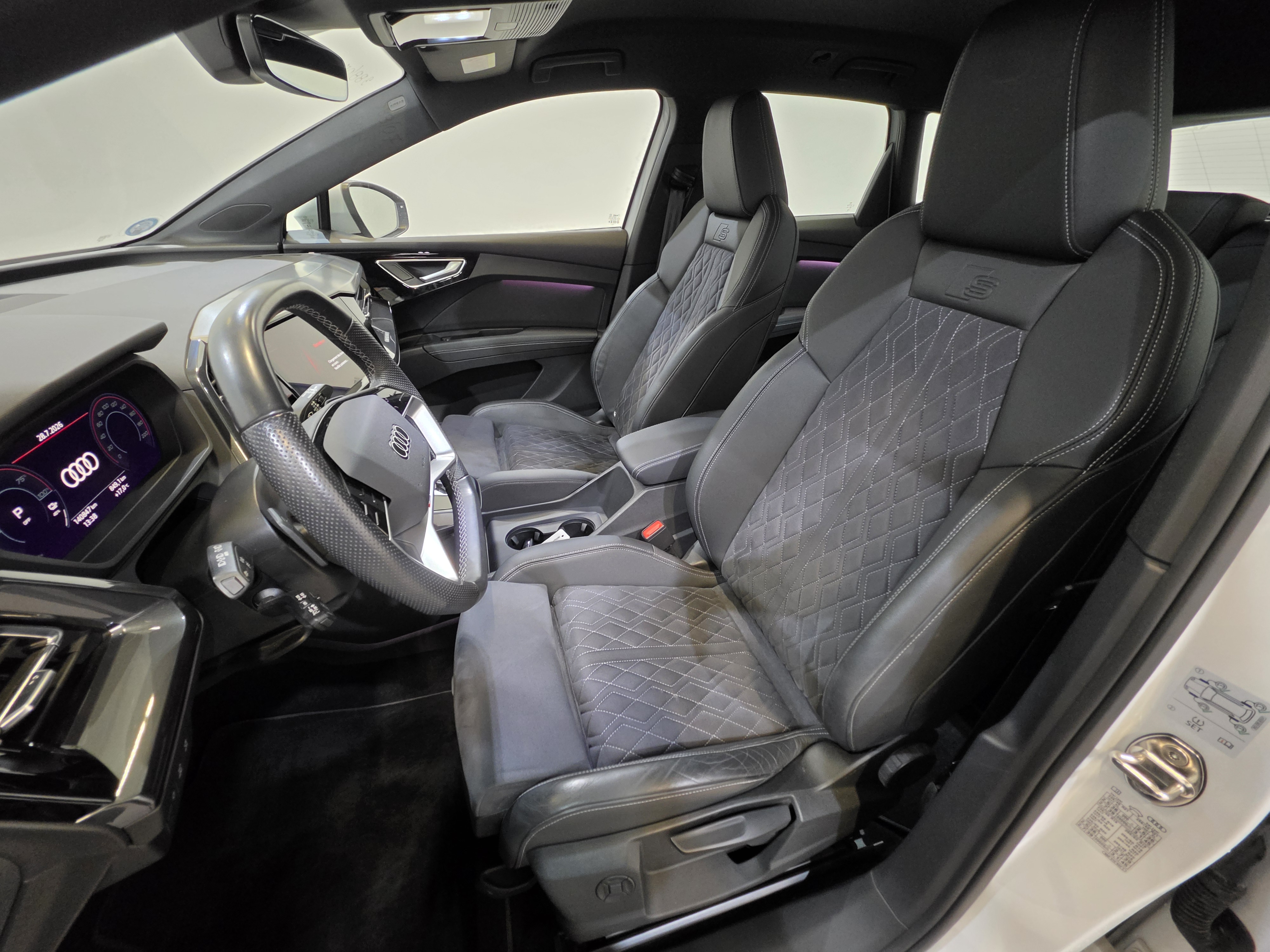 Audi Q4 e-tron 40 S-Line 8