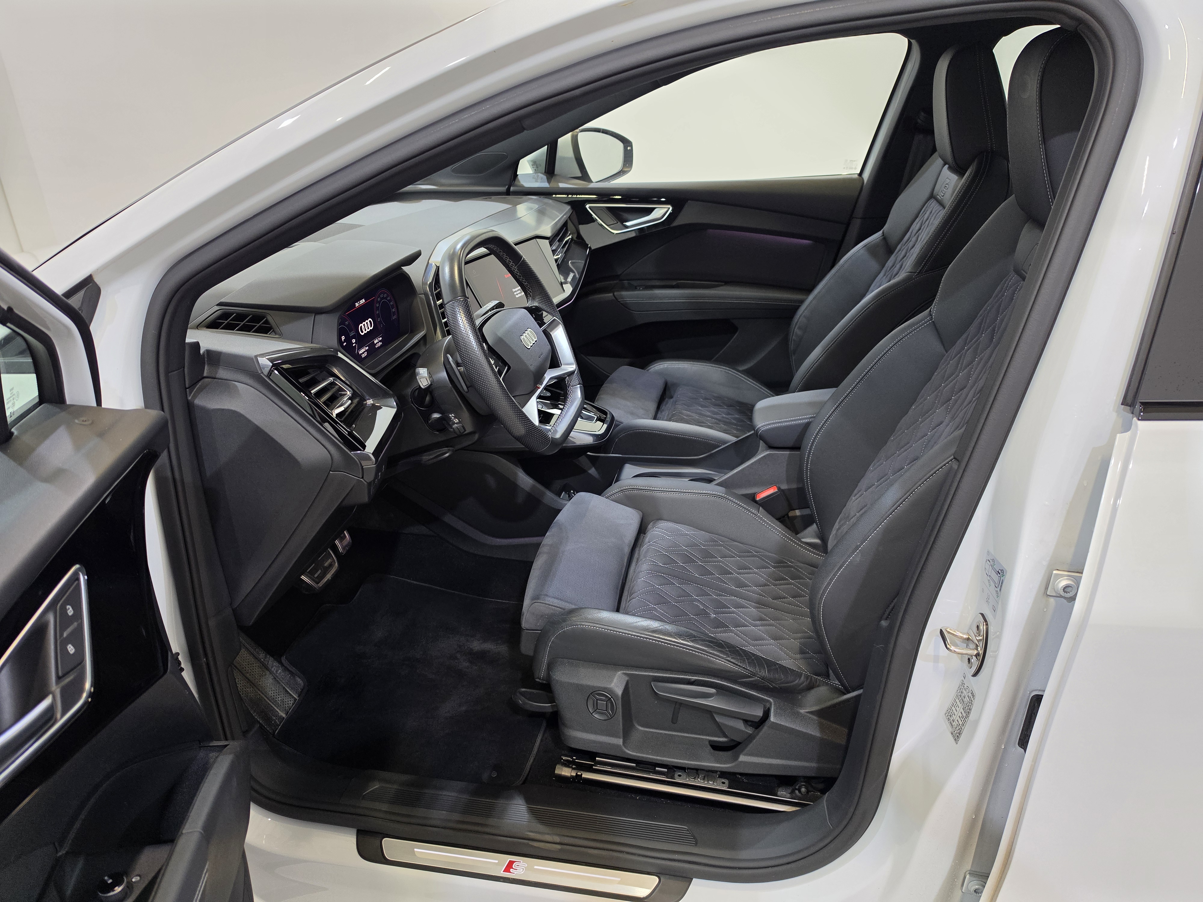 Audi Q4 e-tron 40 S-Line 7