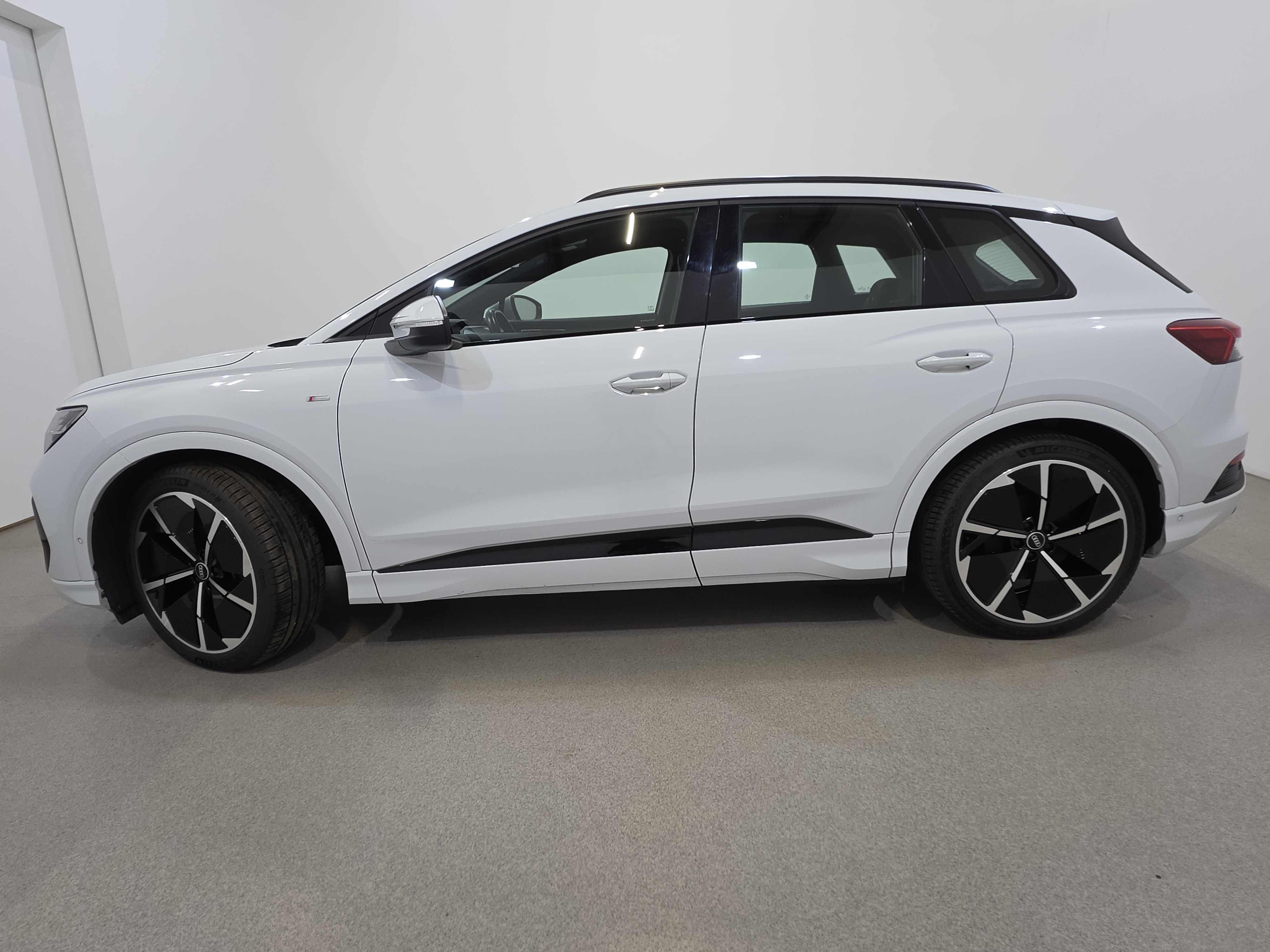 Audi Q4 e-tron 40 S-Line 2