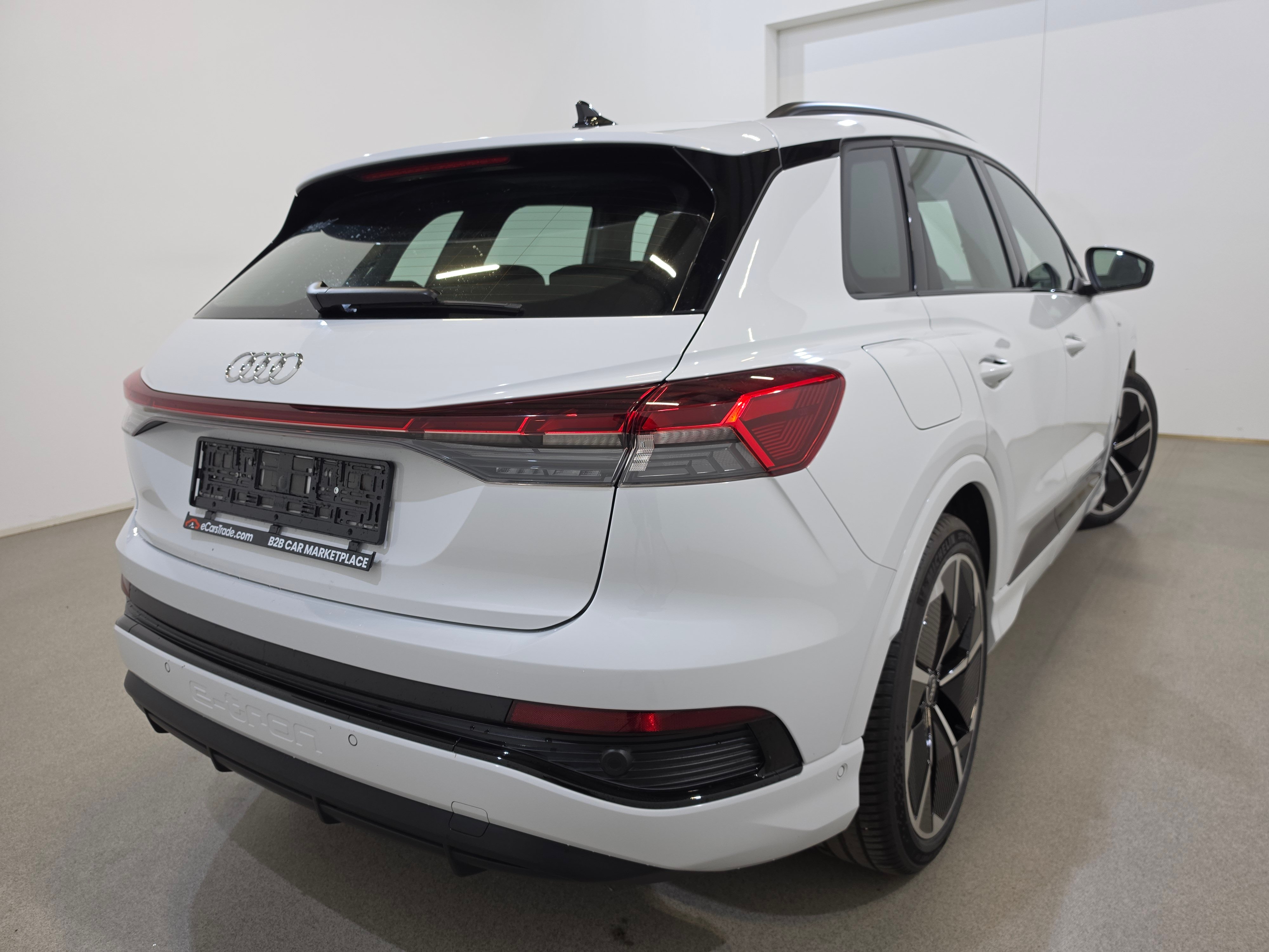 Audi Q4 e-tron 40 S-Line 4