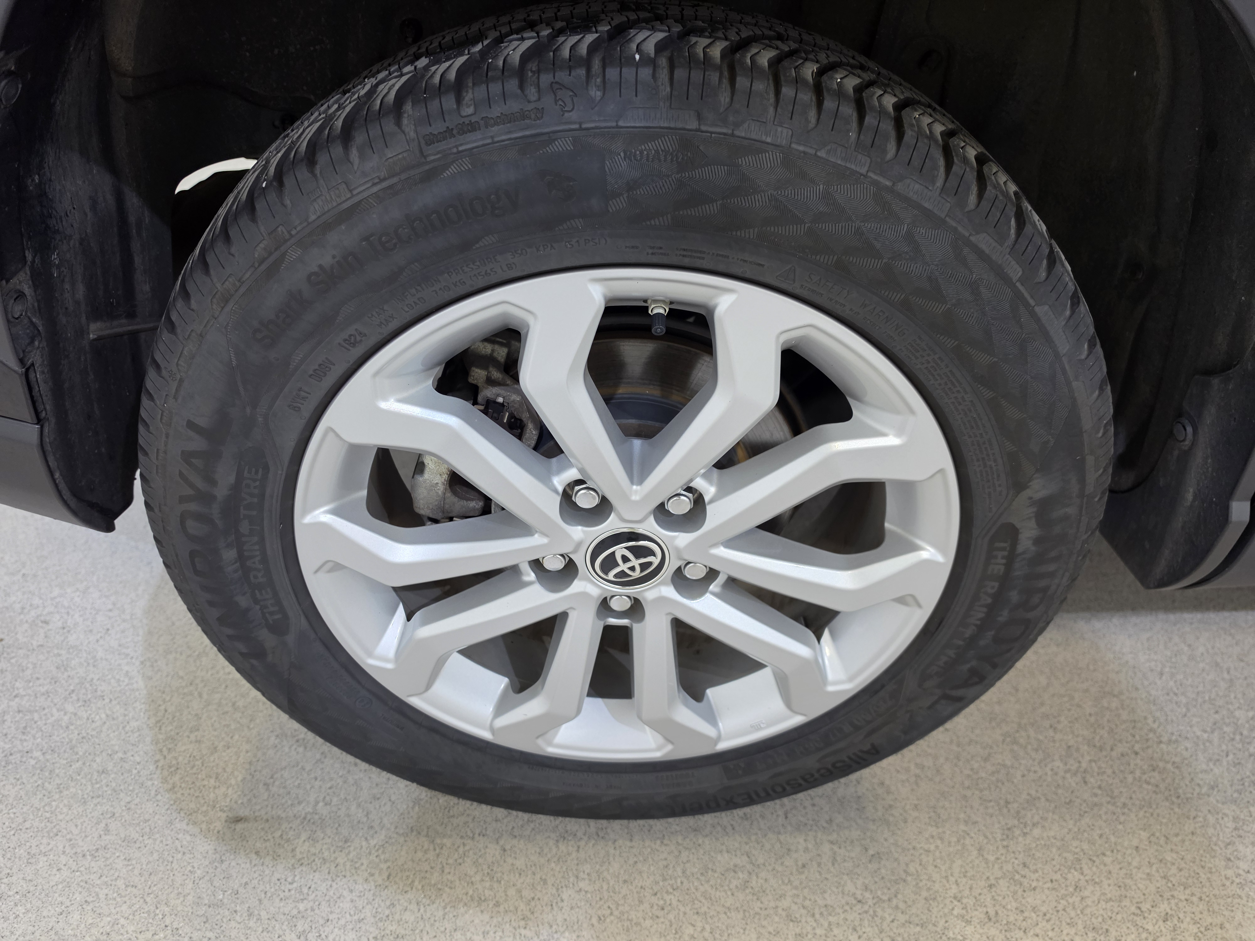 Toyota Corolla Cross 1.8 e-CVT Hybrid Dynamic 35