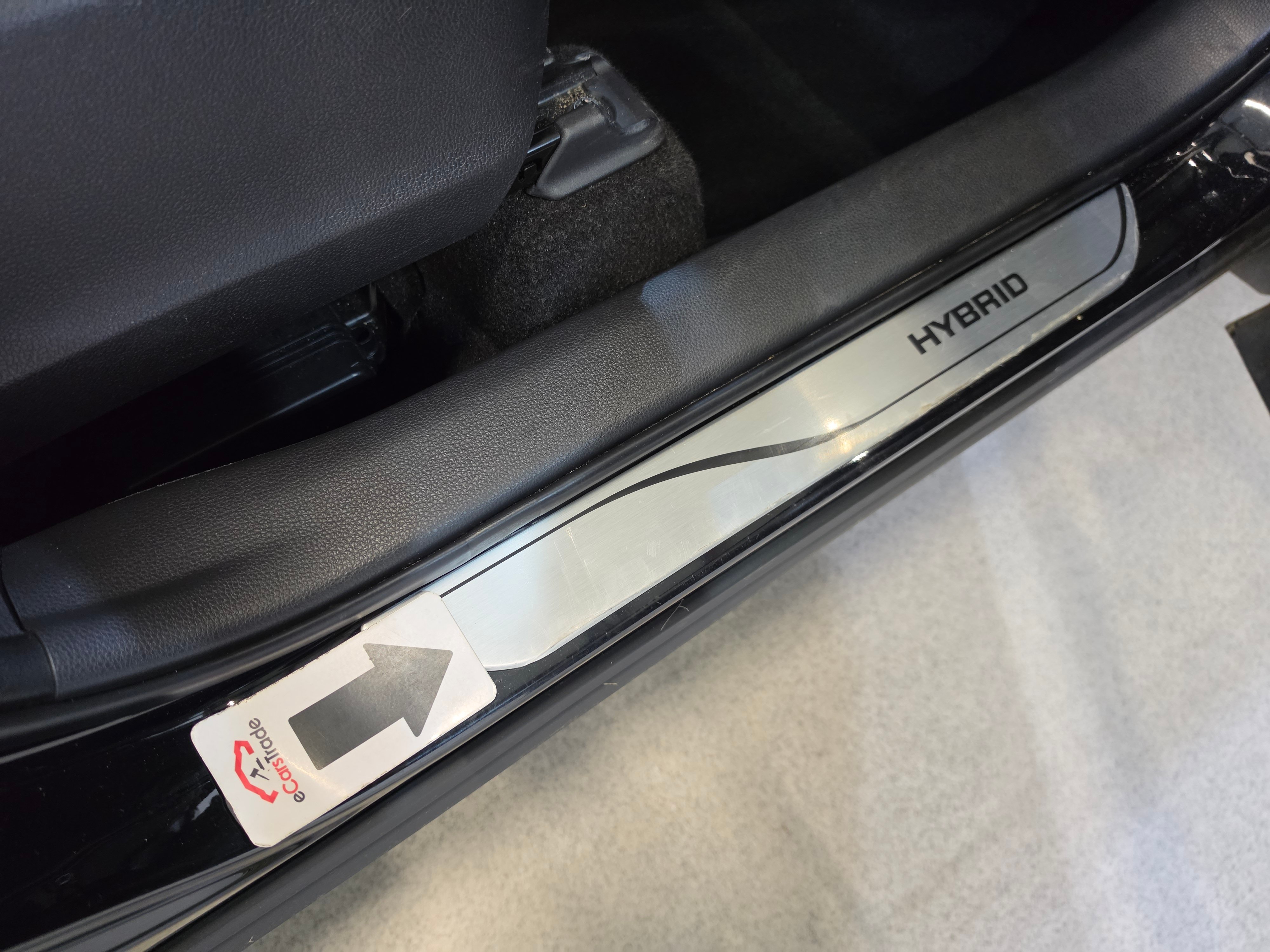 Toyota Corolla Cross 1.8 e-CVT Hybrid Dynamic 31