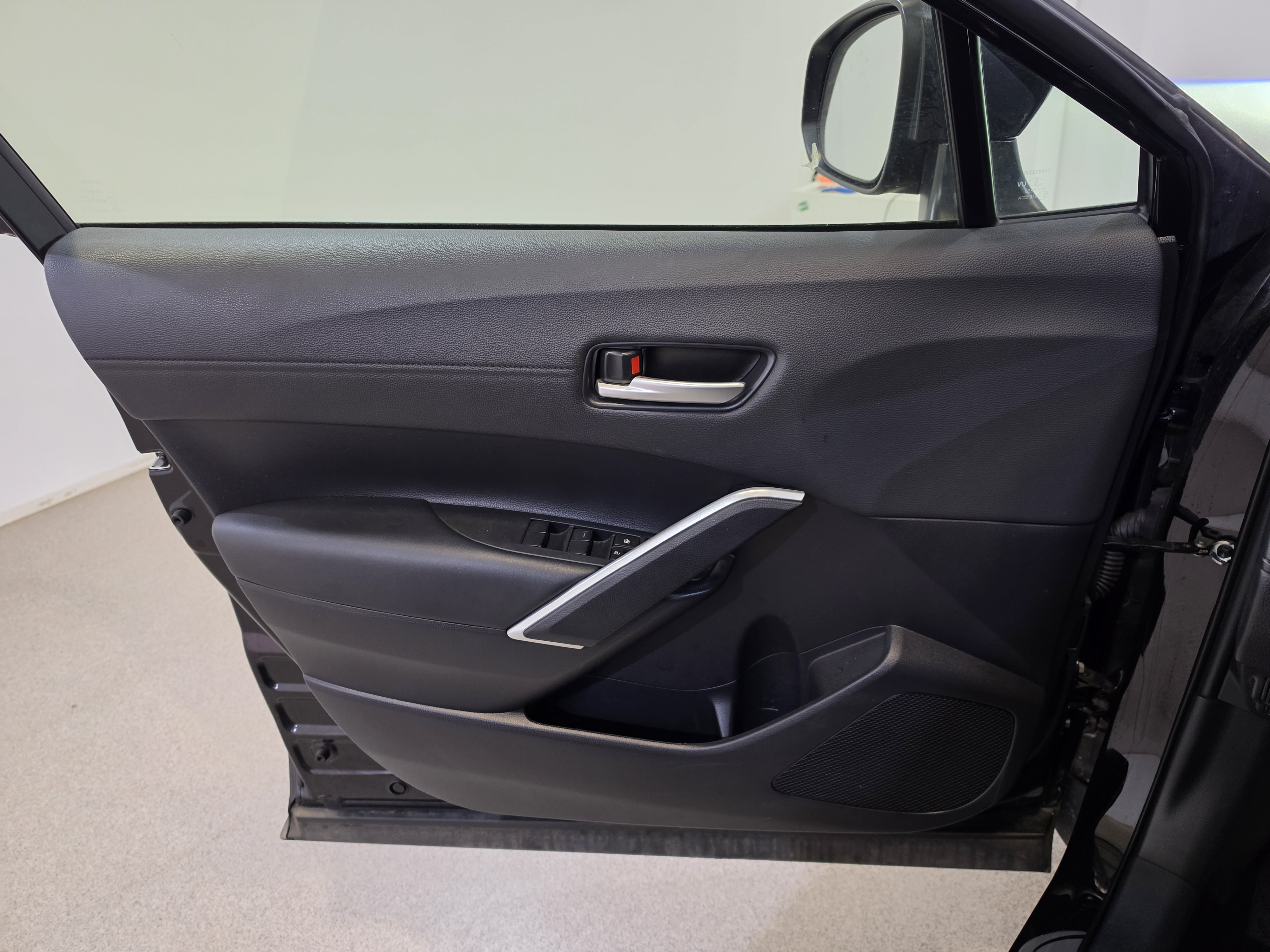 Toyota Corolla Cross 1.8 e-CVT Hybrid Dynamic 17