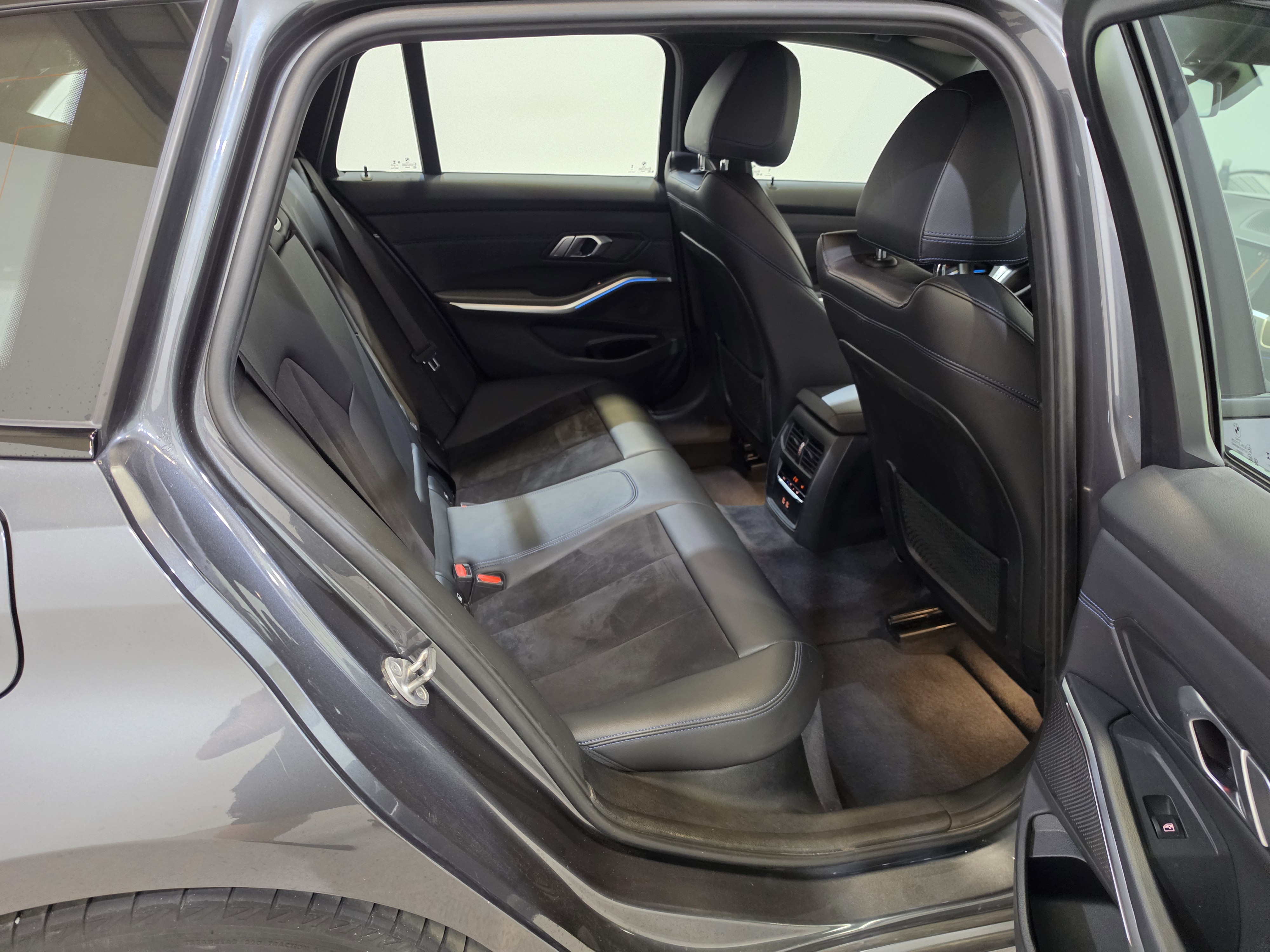 BMW 320e Plug-In Hybrid M-Sport 14