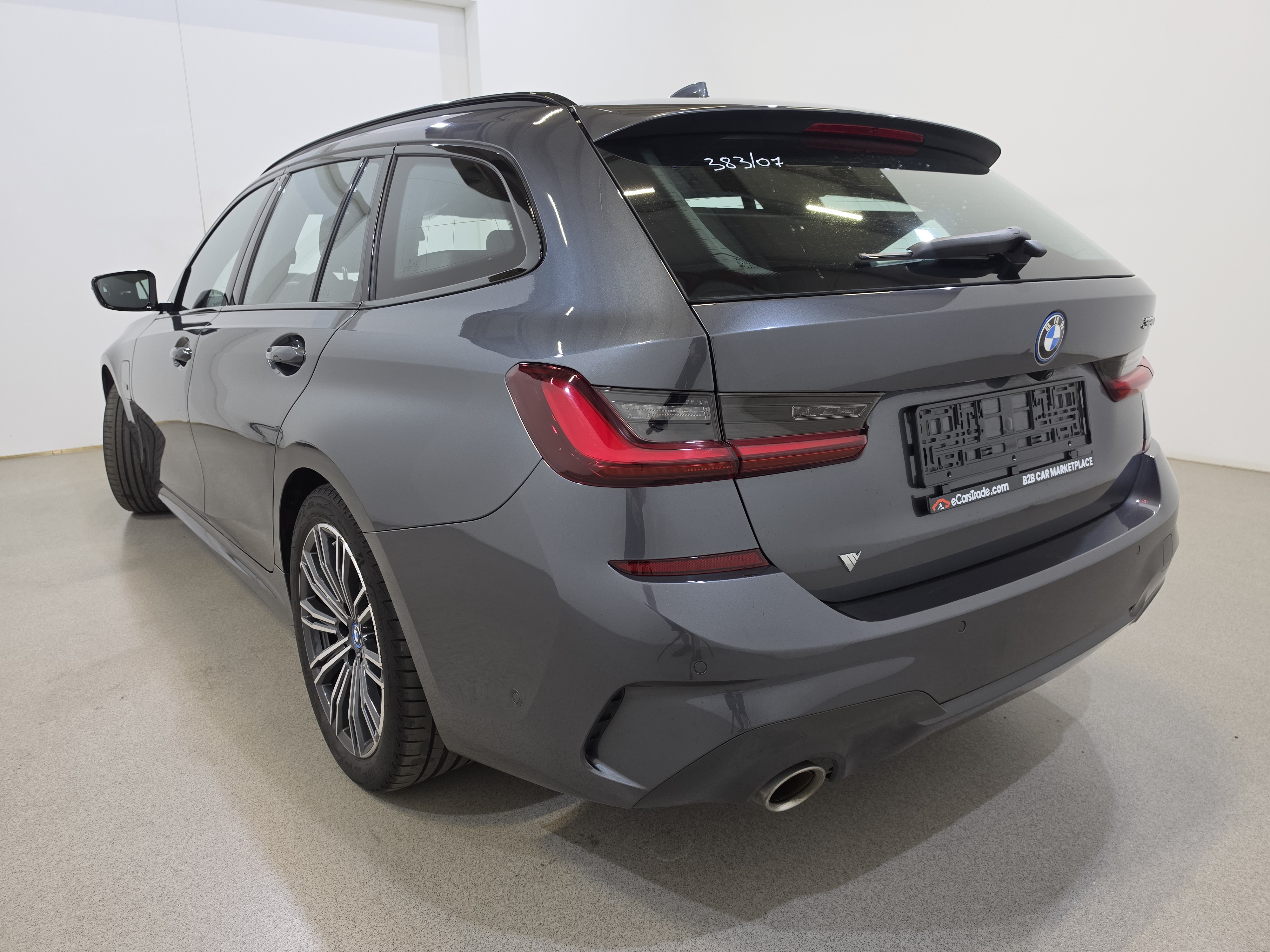 BMW 320e Plug-In Hybrid M-Sport 6