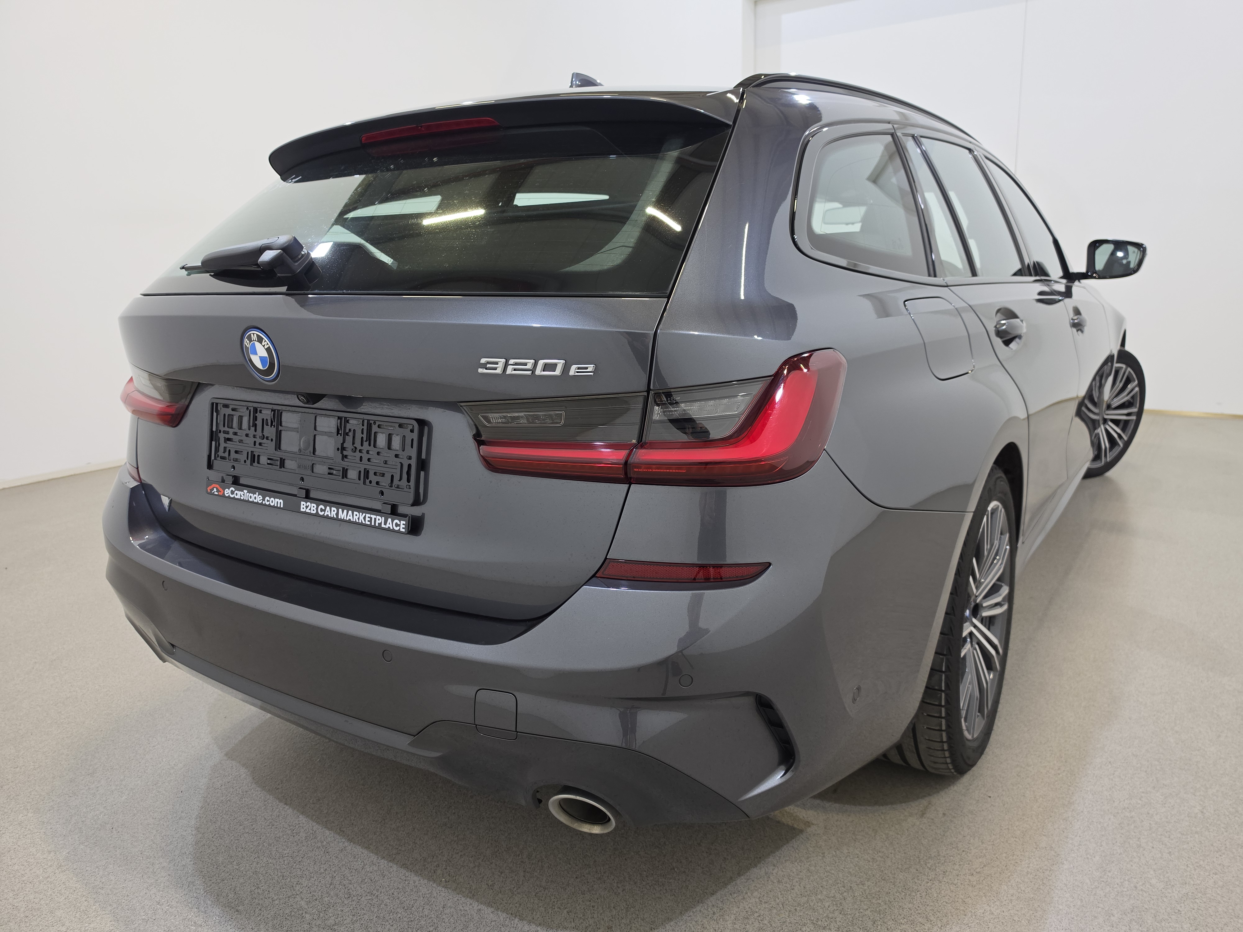 BMW 320e Plug-In Hybrid M-Sport 4